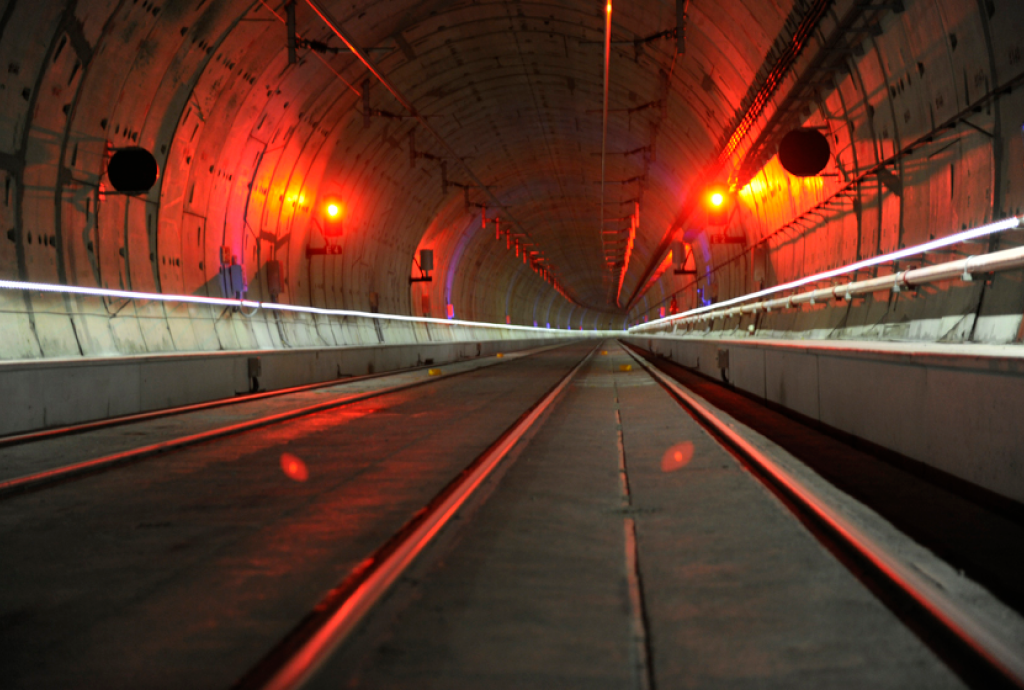 Túnel de alta velocidad Atocha-Chamartín ( Madrid)