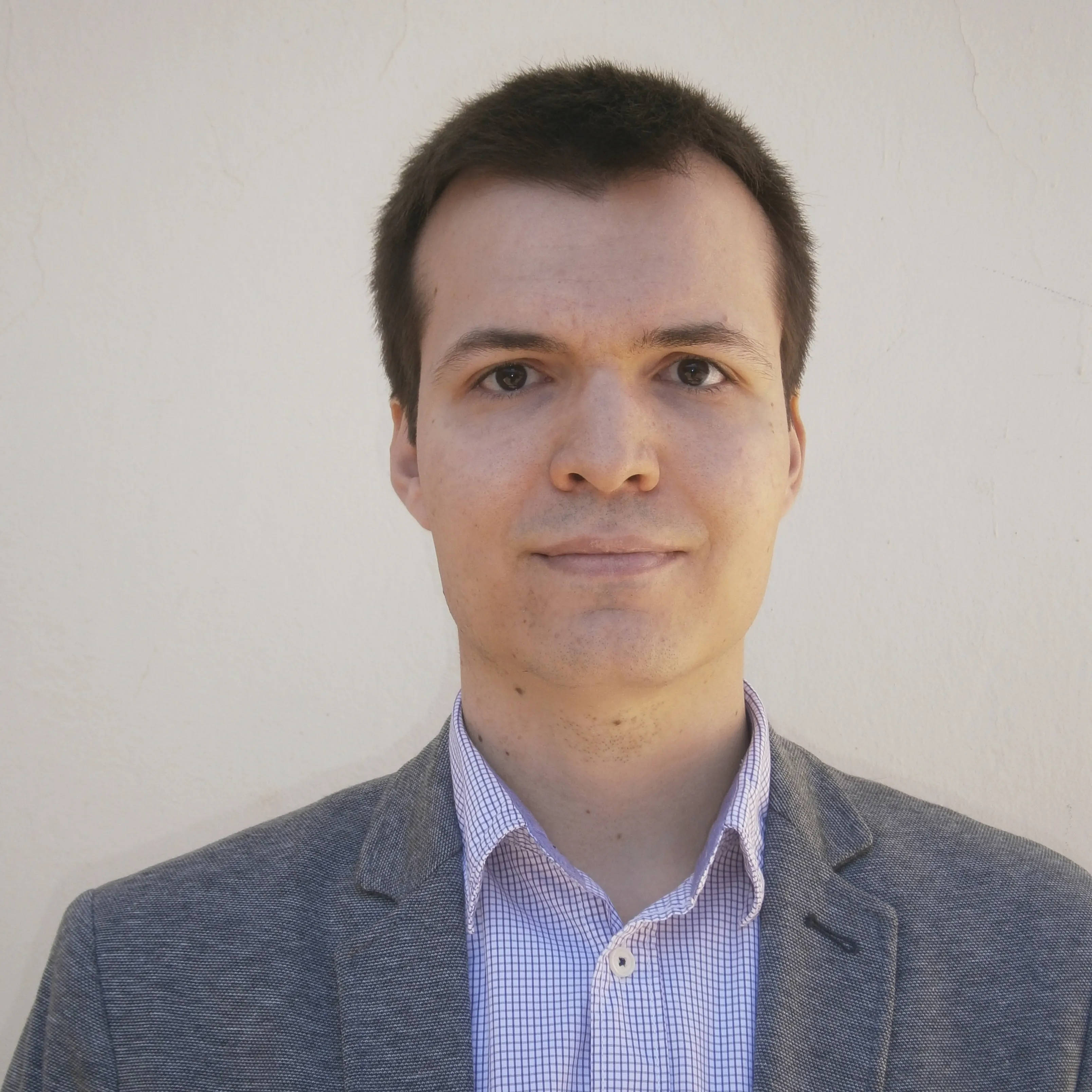 The Column of the Expert... Alfonso Lorenzo