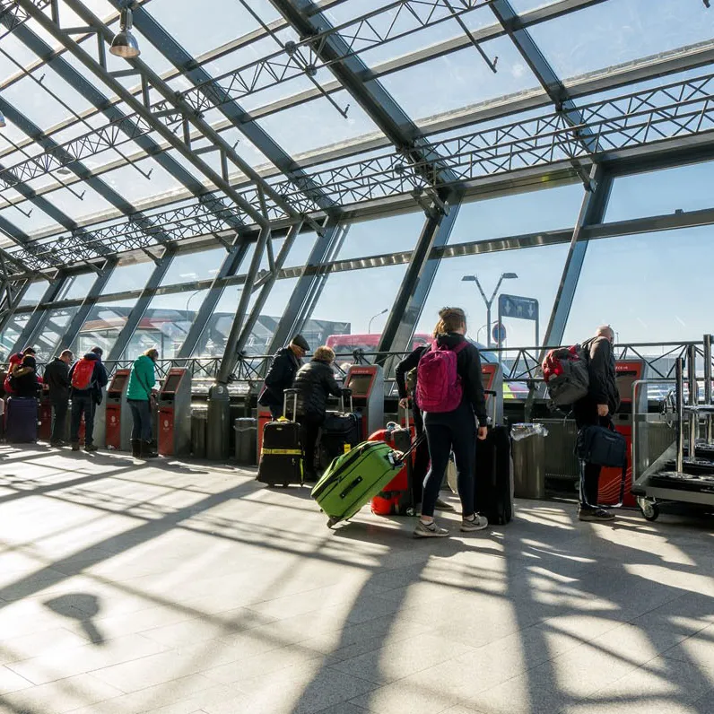 Ineco aterriza en Islandia para participar en el diseño de los aeropuertos del país