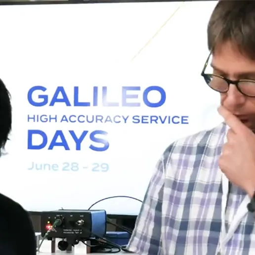 Dos participantes en el evento