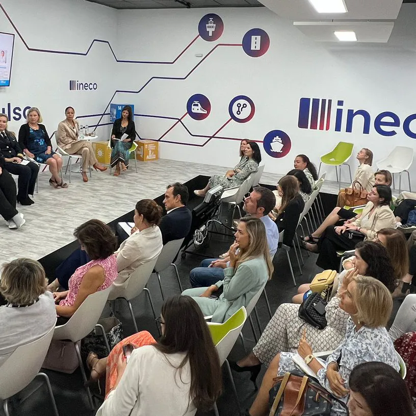 Gema Martín del Burgo ha puesto en valor “el trabajo de Ineco en el fomento de una cultura en el lugar de trabajo que empodere a las personas de cualquier sexo a través de políticas innovadoras, prácticas inclusivas y un enfoque dedicado a la diversidad”