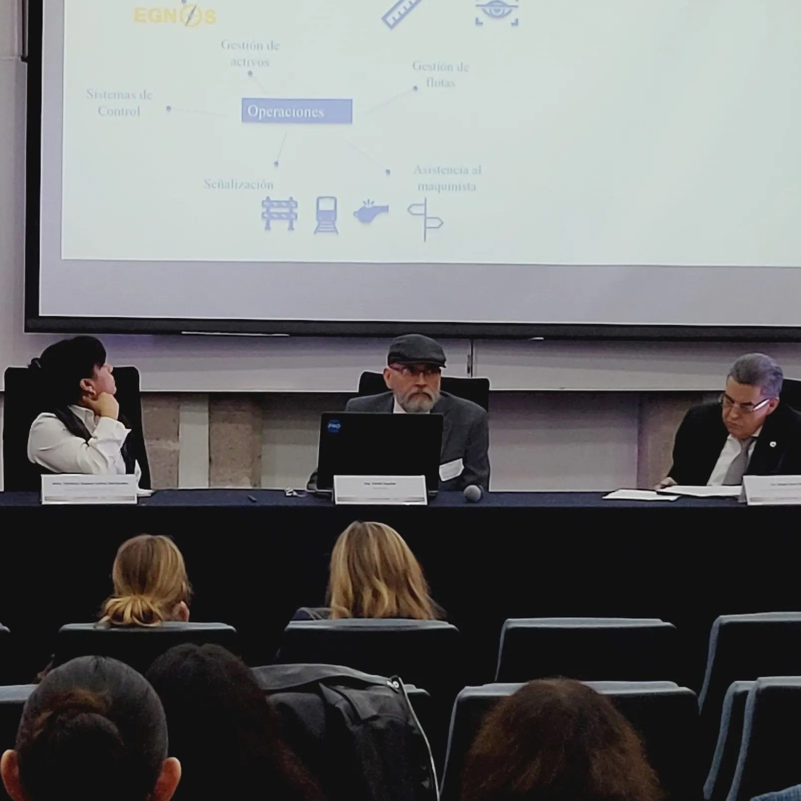 Magdalena Garrigós durante su ponencia