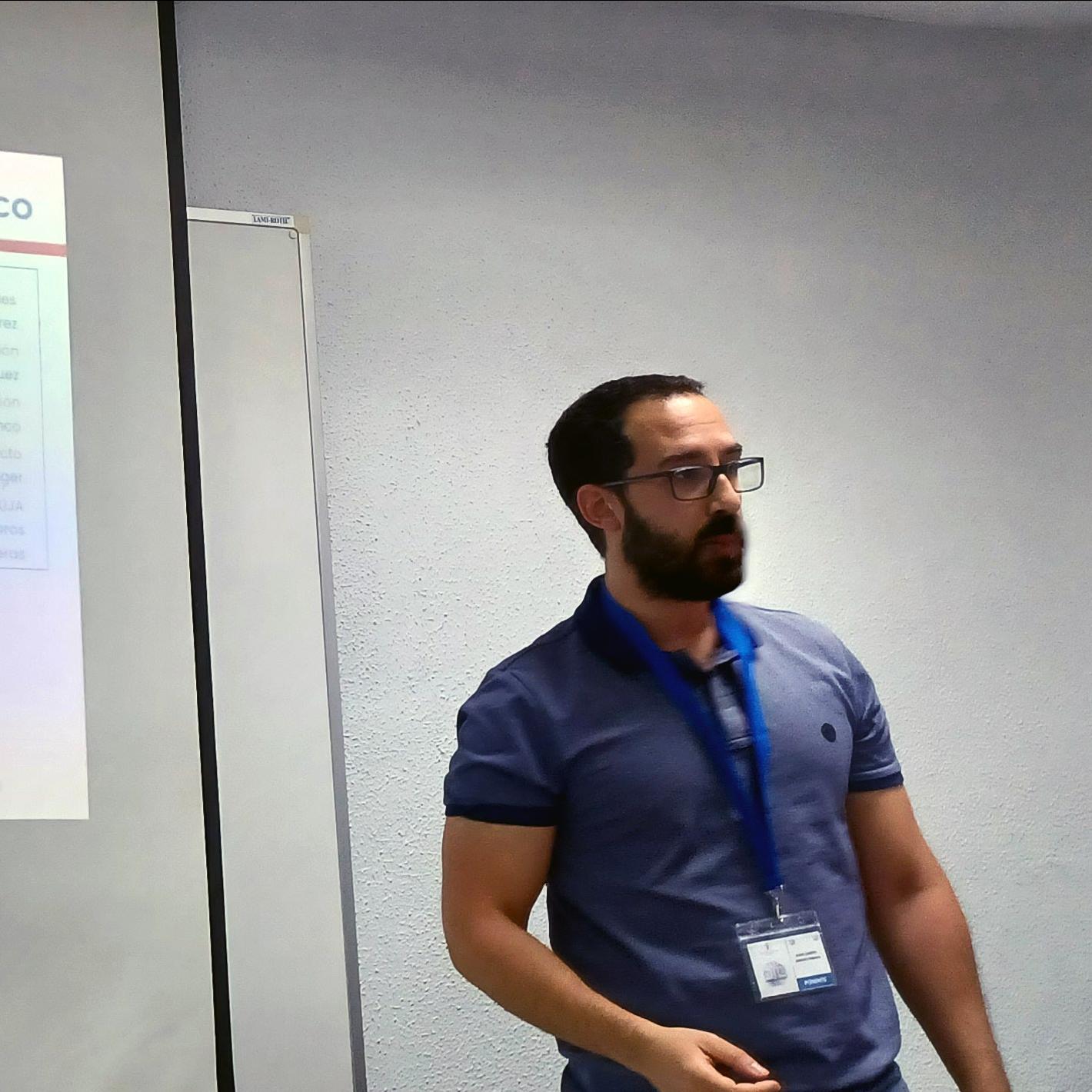Juan Gabriel Arroyo, expert in CNS - ATM Systems, gave a presentation during this important event on the new tool for monitoring the structural health of road infrastructures, InecoSAR