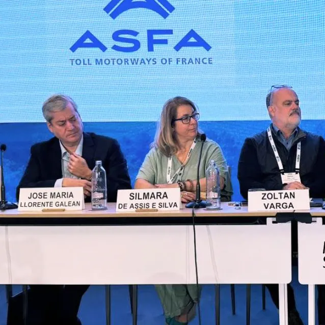 ste trabajo supone un desafío de diseño significativo, ya que incluye un trazado de 180 km a gran altitud, con decenas de viaductos y más de 35 km de túneles.