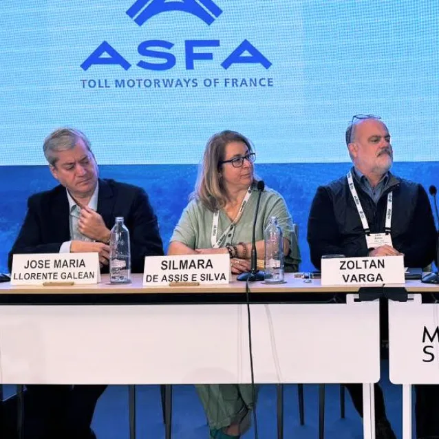 This work represents a significant design challenge, as it includes a 180 km route at high altitude, with dozens of viaducts and more than 35 km of tunnels.