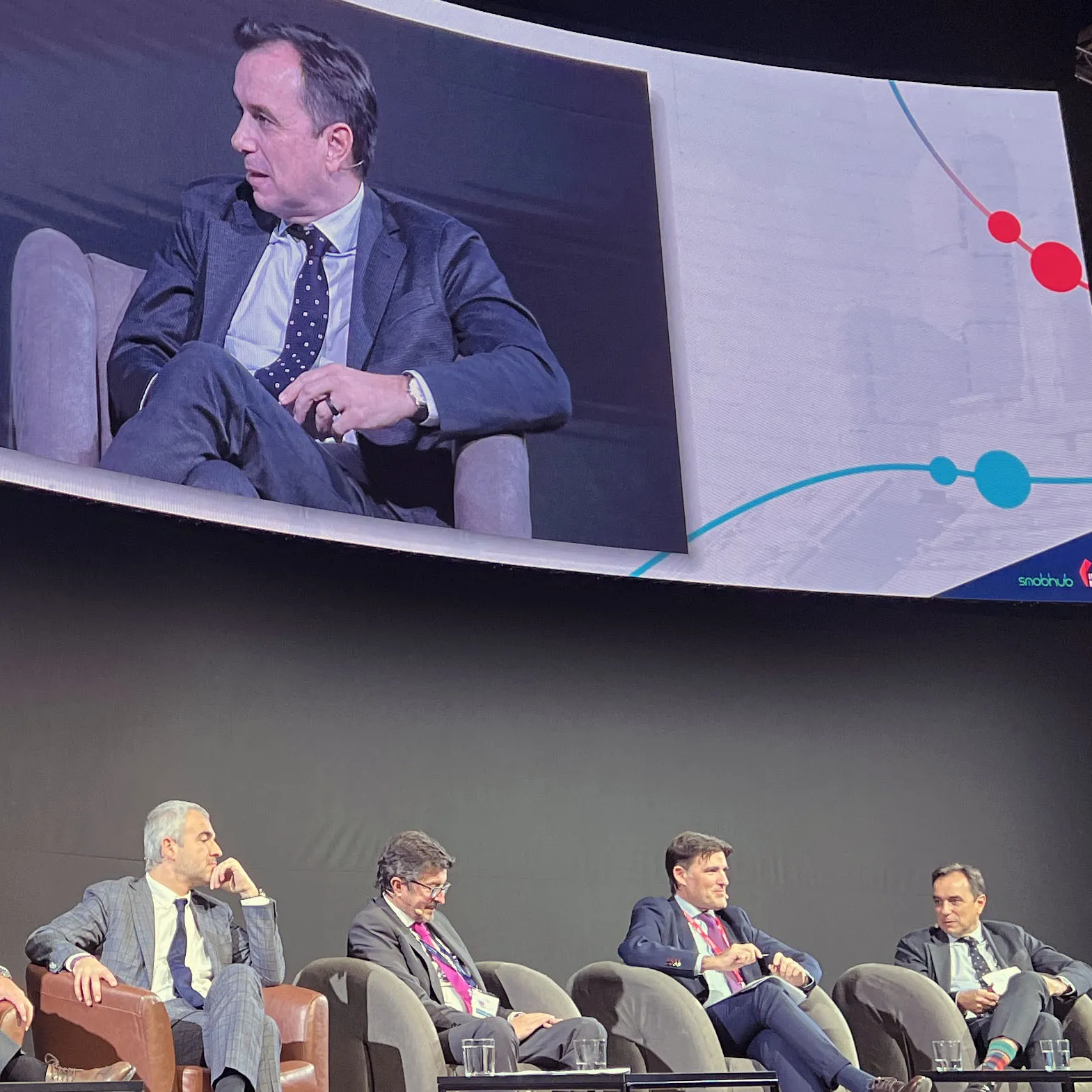 Sergio Vázquez Torrón, participated in an institutional round table that explored the structuring role of the Public Sector and State companies in the development of critical infrastructures