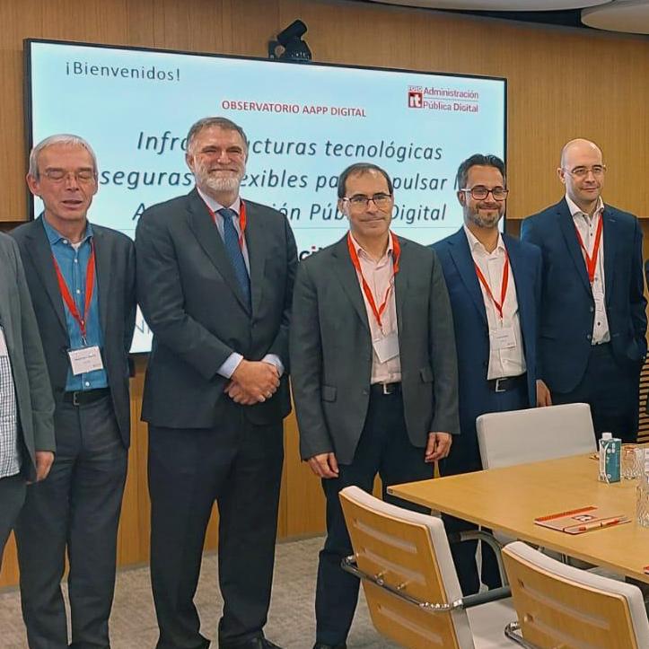 En su intervención, ha destacado cómo Ineco se adapta a las necesidades de cada cliente y les asesora sobre qué servicios necesita proveerse: centros de datos, redes y comunicaciones, nube, ciberseguridad, puestos de trabajo o software y aplicaciones.
