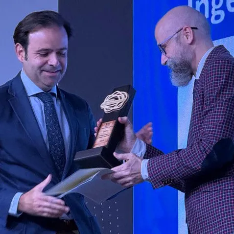 Celestino Rodríguez, Executive Director of Corporate Coordination, accepted the award.