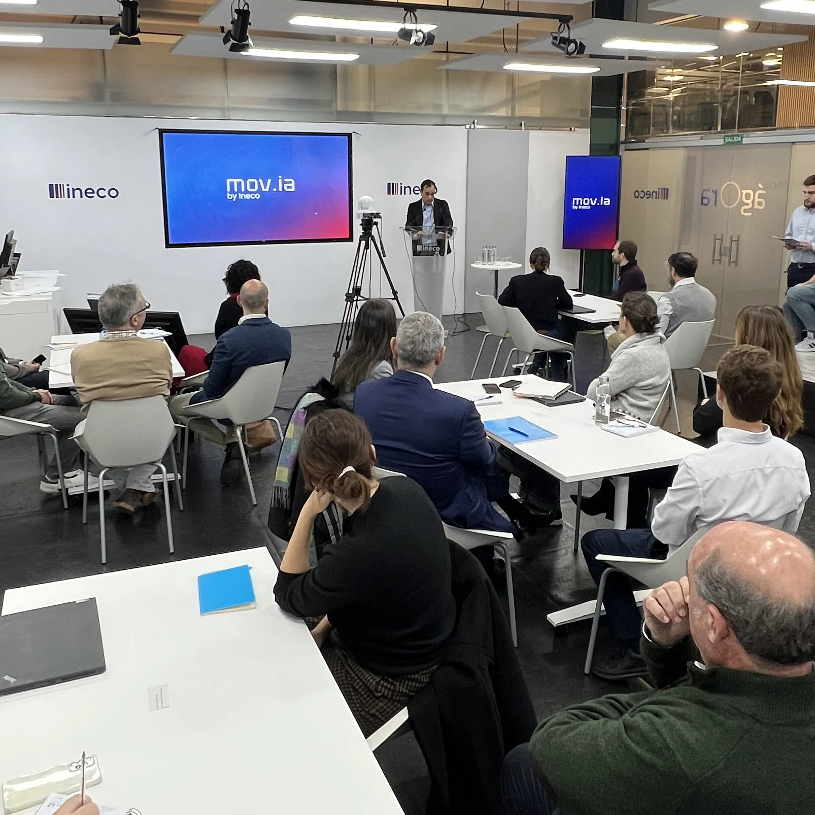 The president of Ineco, Sergio Vázquez Torrón, was in charge of opening this meeting