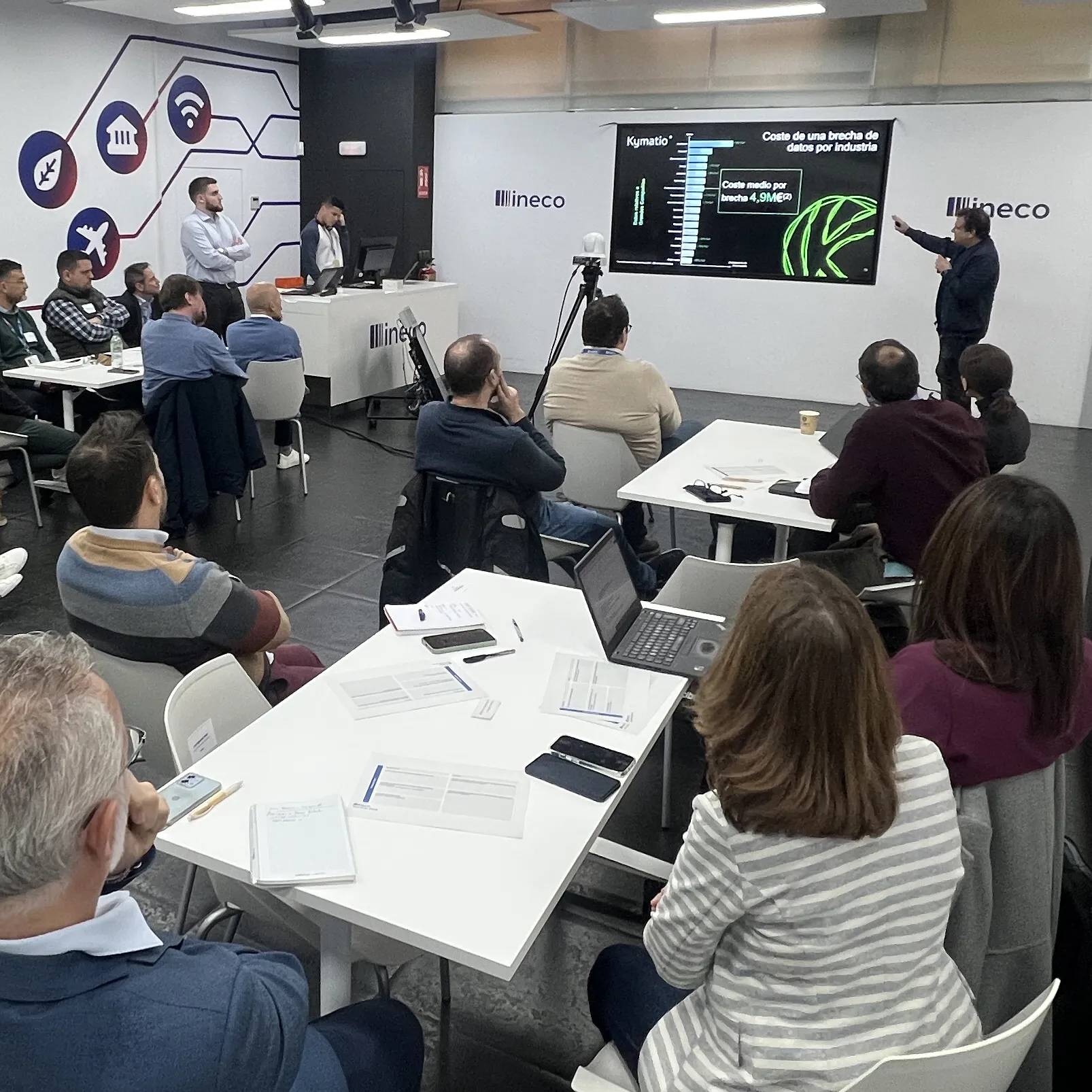 The session highlighted the importance of collaboration between companies and administrations to develop joint strategies to guarantee security in the digital ecosystem