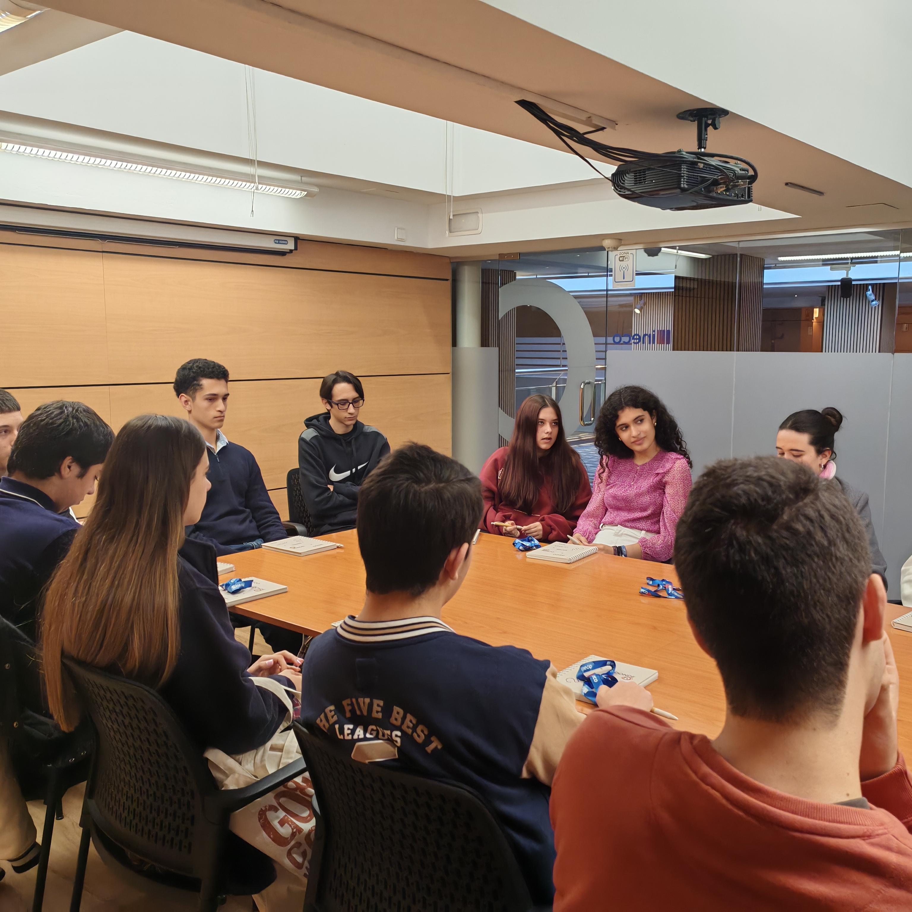 Alumnos de 4º de la ESO participantes del programa Entrena-t