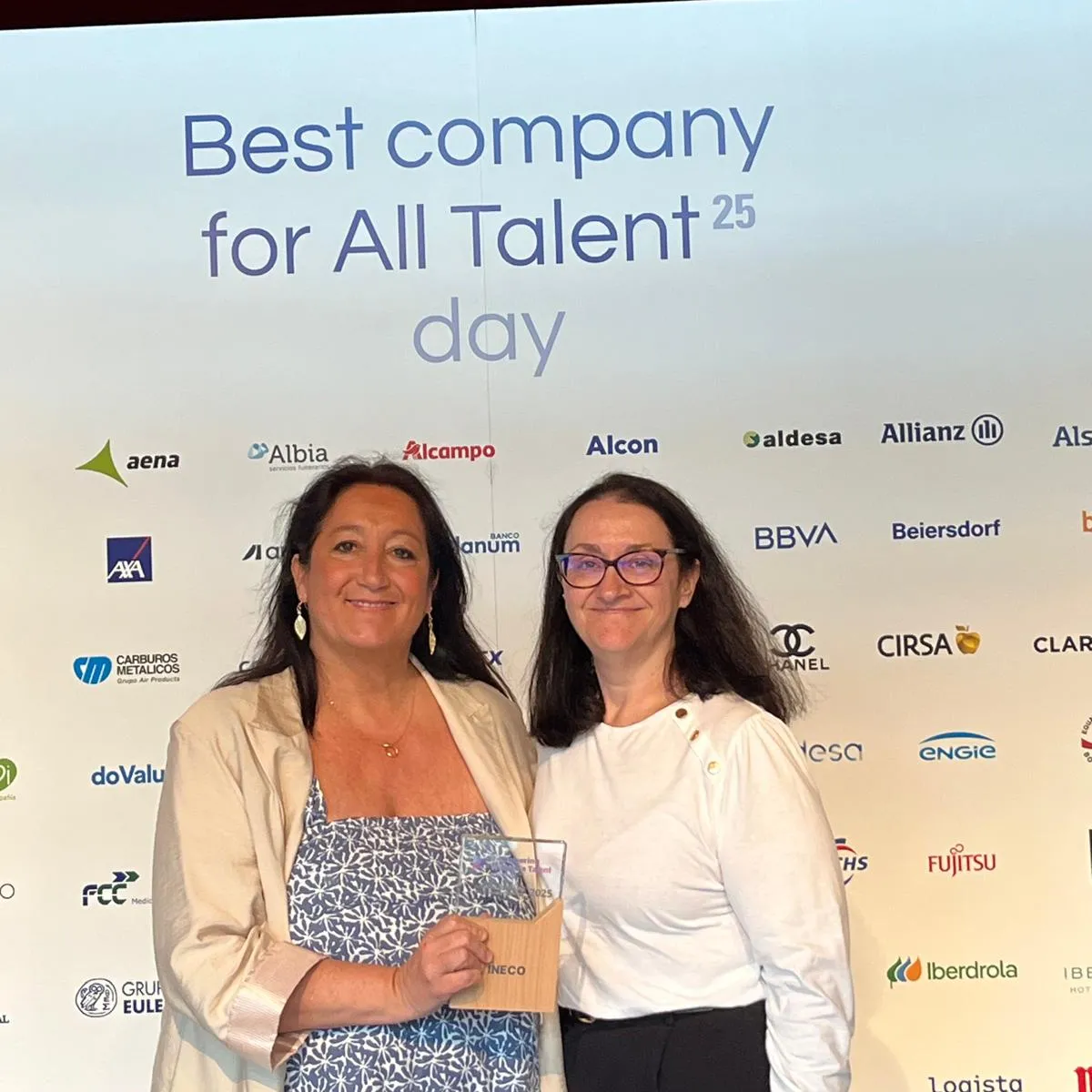 Award Ceremony: Empowering Women's Talent