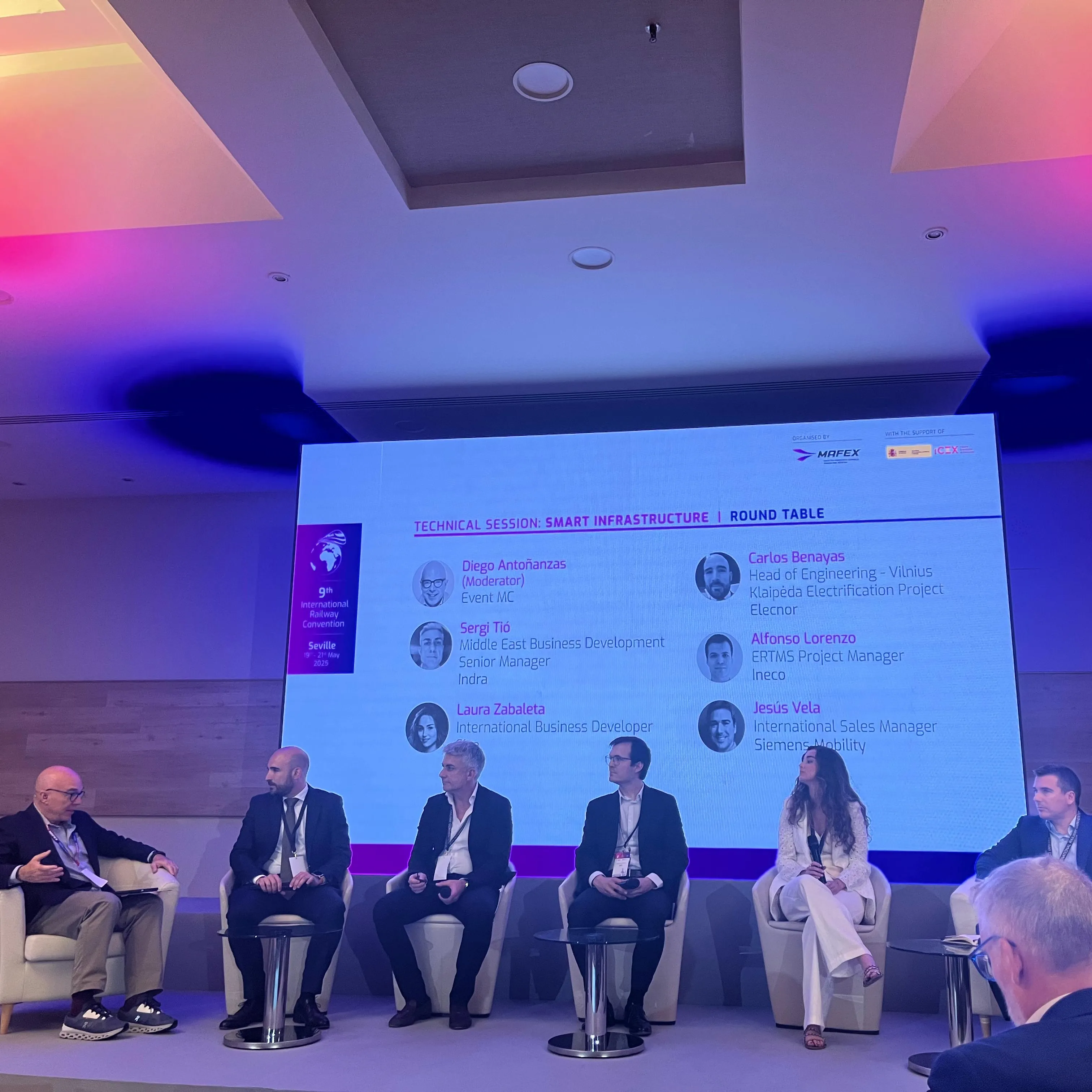 During the technical sessions dedicated to the train of the future and intelligent infrastructure, Alfonso Lorenzo shared with the attendees the latest advancements that Ineco is promoting in the deployment of the ERTMS system