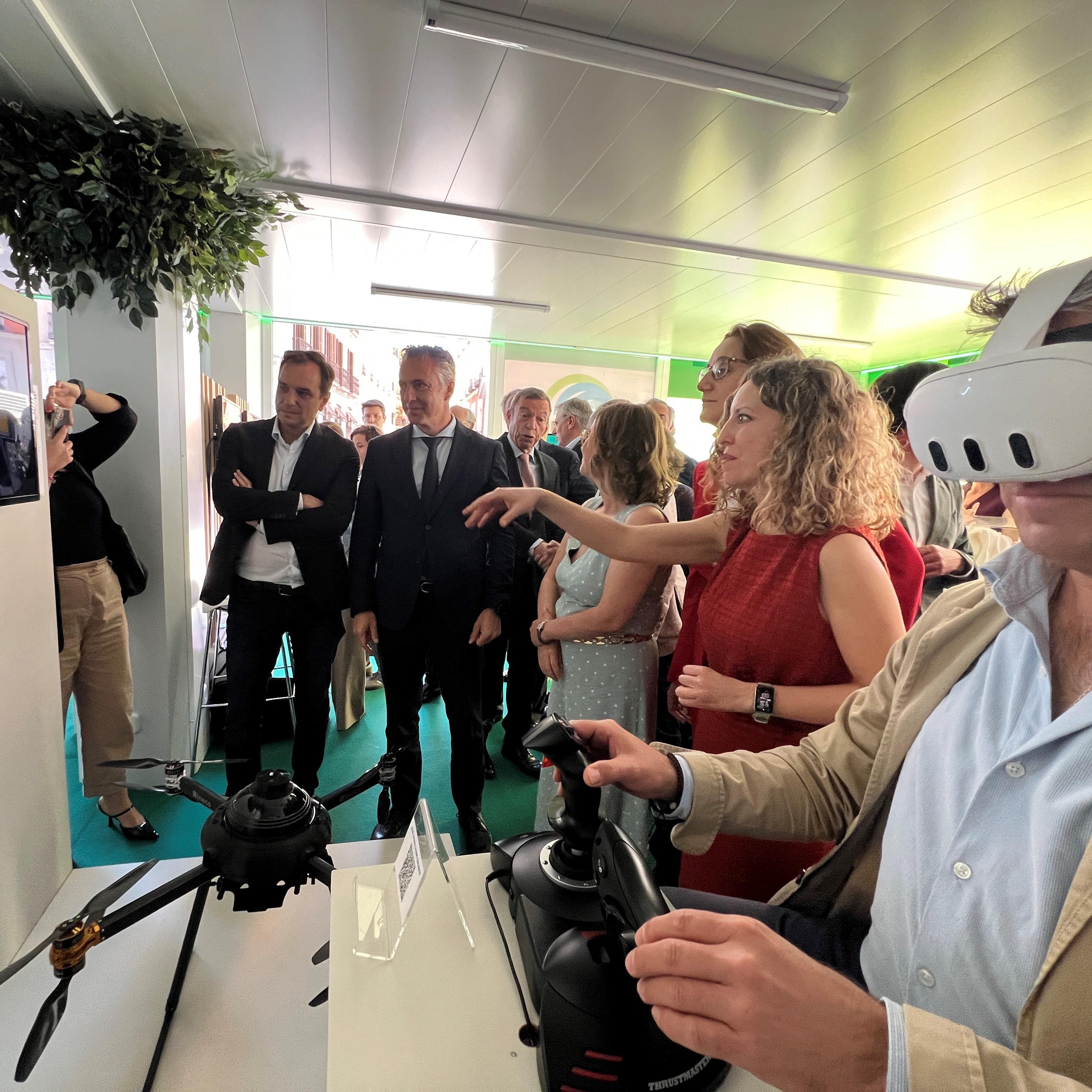 Ineco expone en Callao un simulador de vuelo de dron interactivo