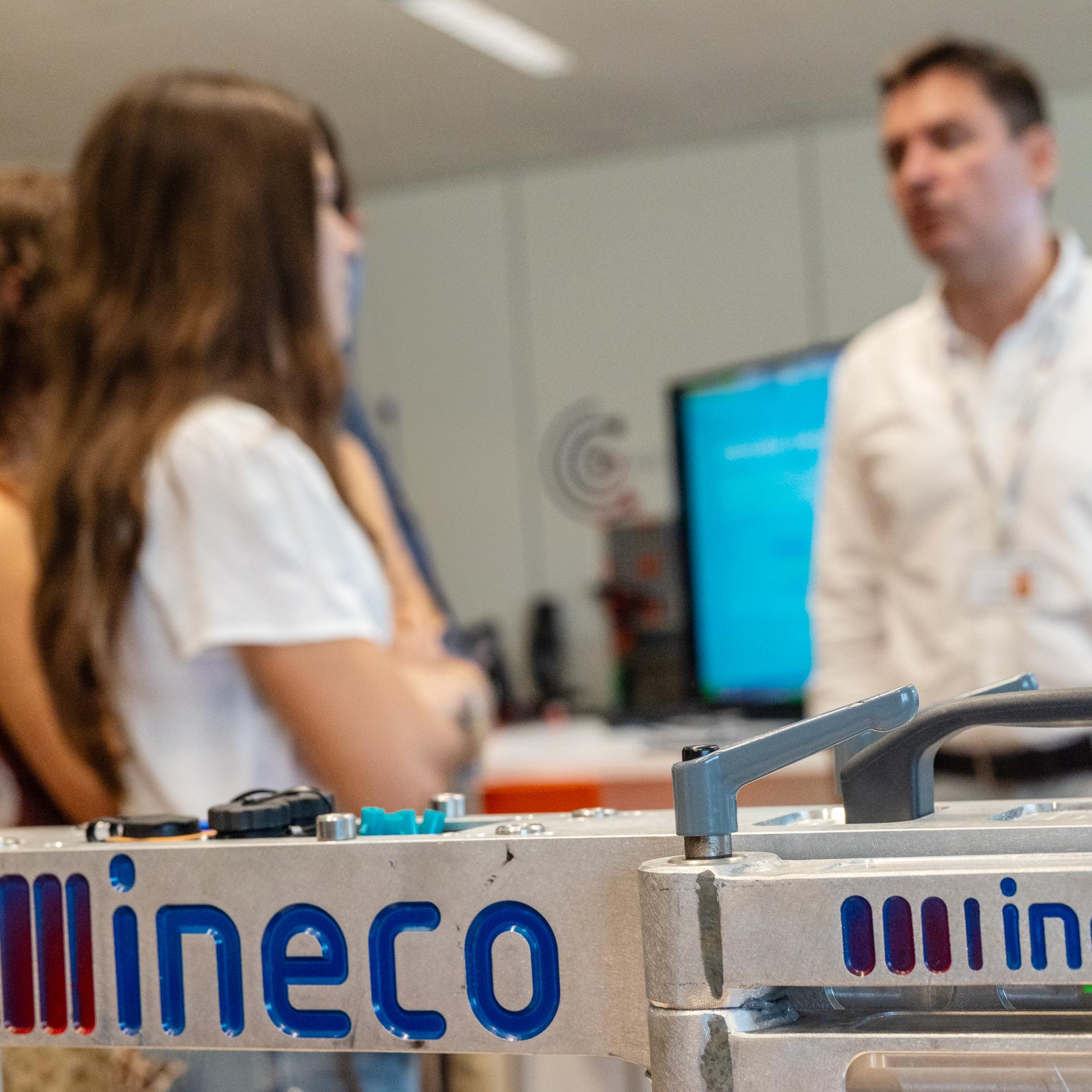 Jóvenes talentos descubren en el Garaje Tech de Ineco la innovación que impulsa el futuro 