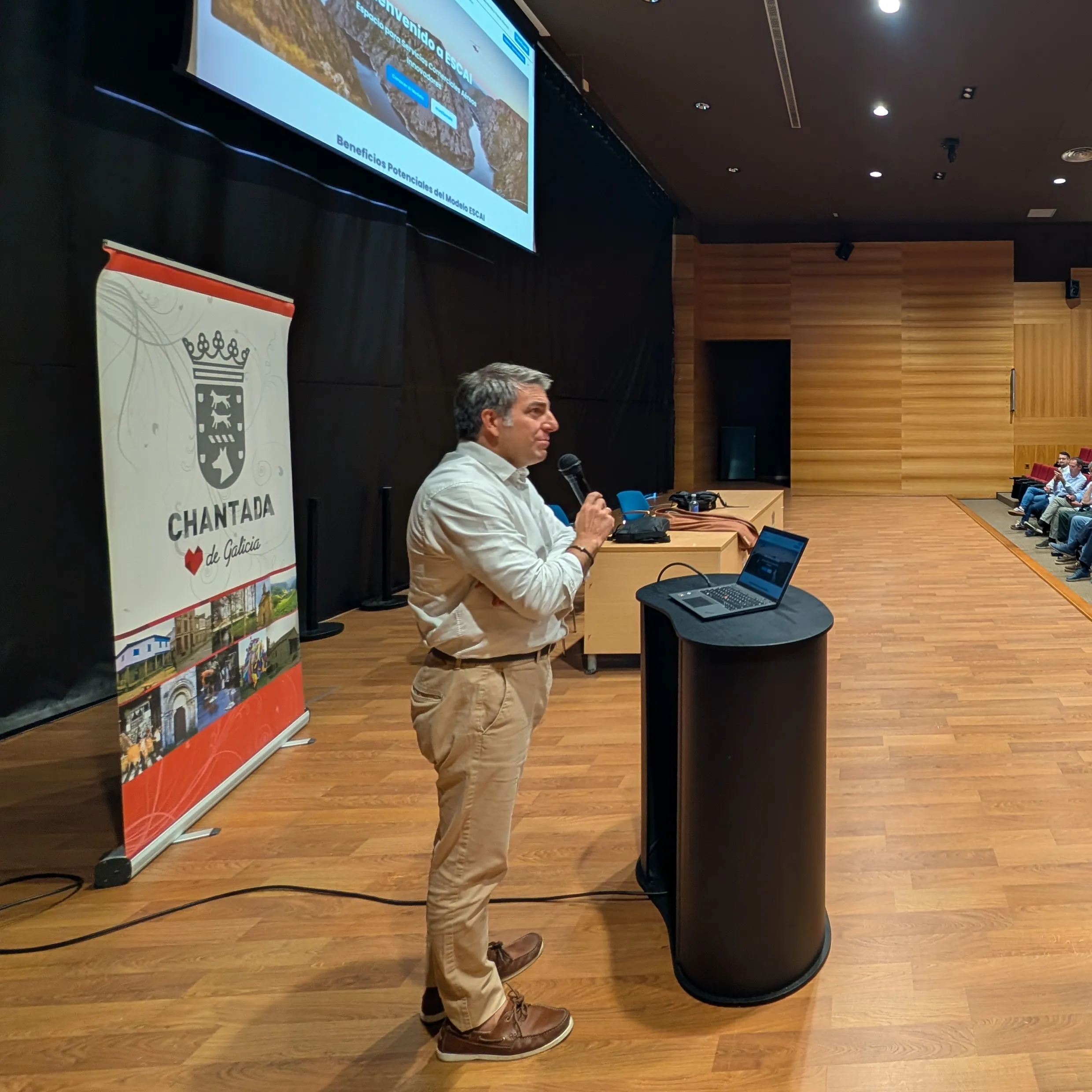 Ernesto de la Fuente, gerente de sector aéreo