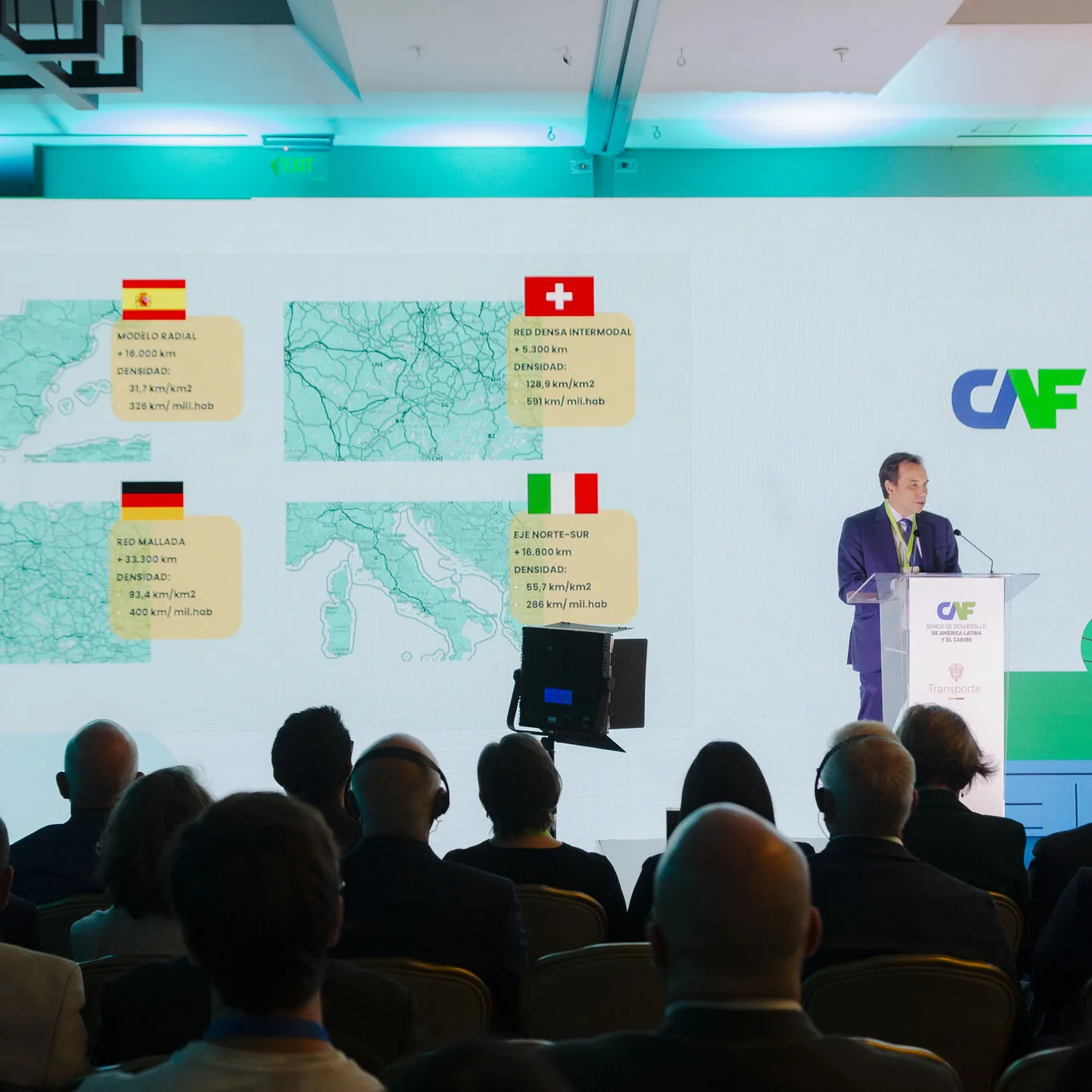 La intervención del presidente de Ineco, Sergio Vázquez Torrón, que ha abierto el evento ha puesto el foco en que no existe una receta única para el desarrollo ferroviario