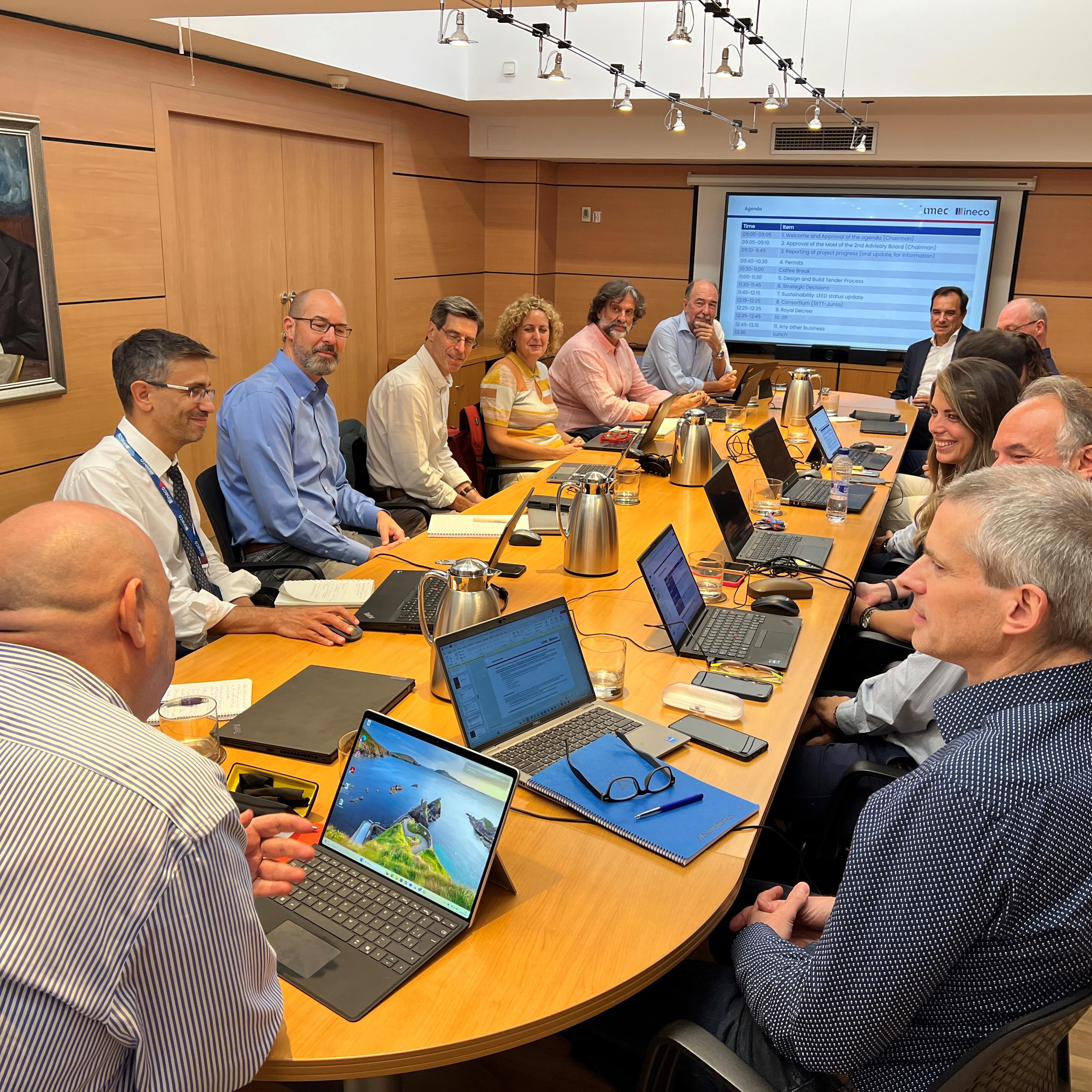 The team at work this Thursday at Ineco's headquarters