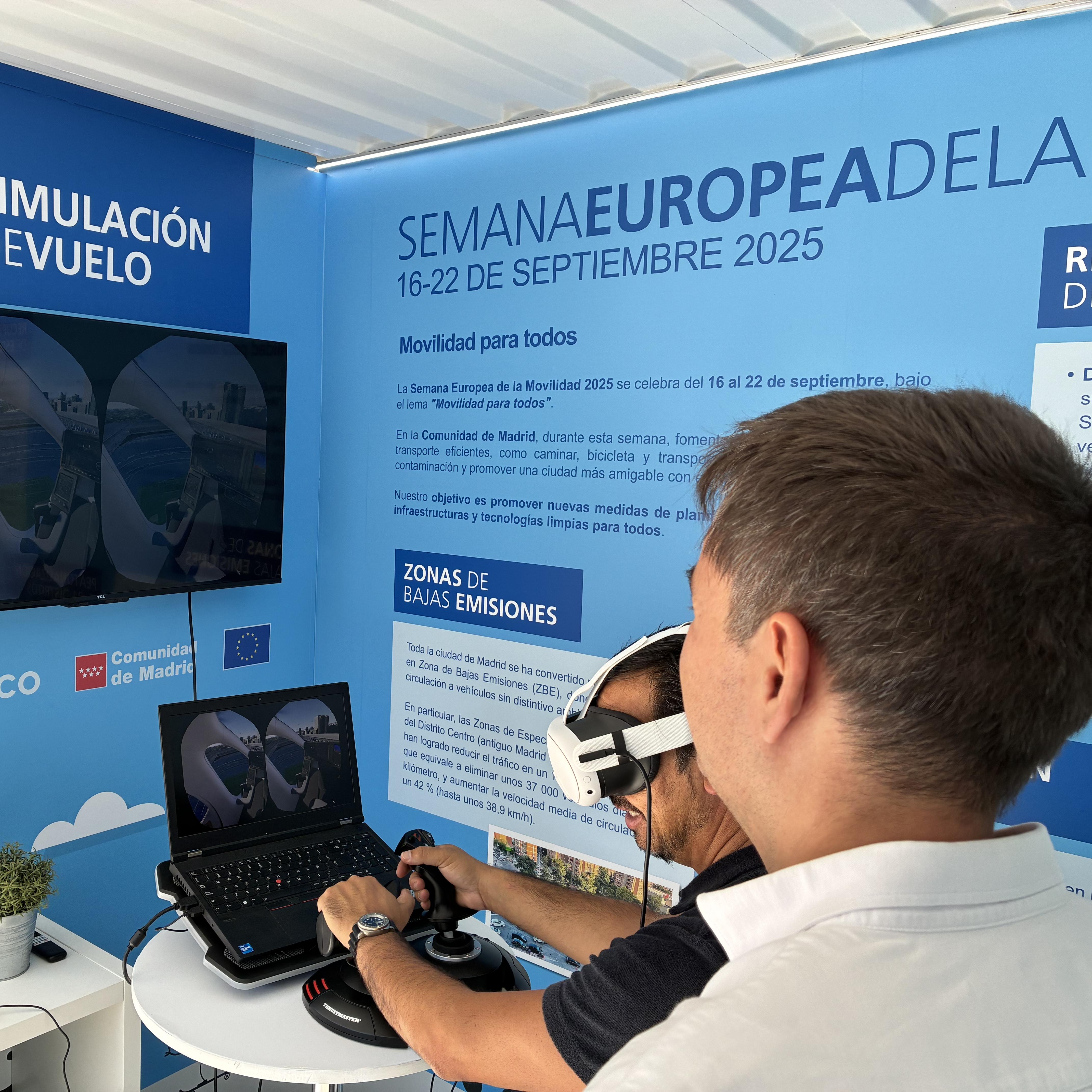 Image of the demo with the simulator at Azca