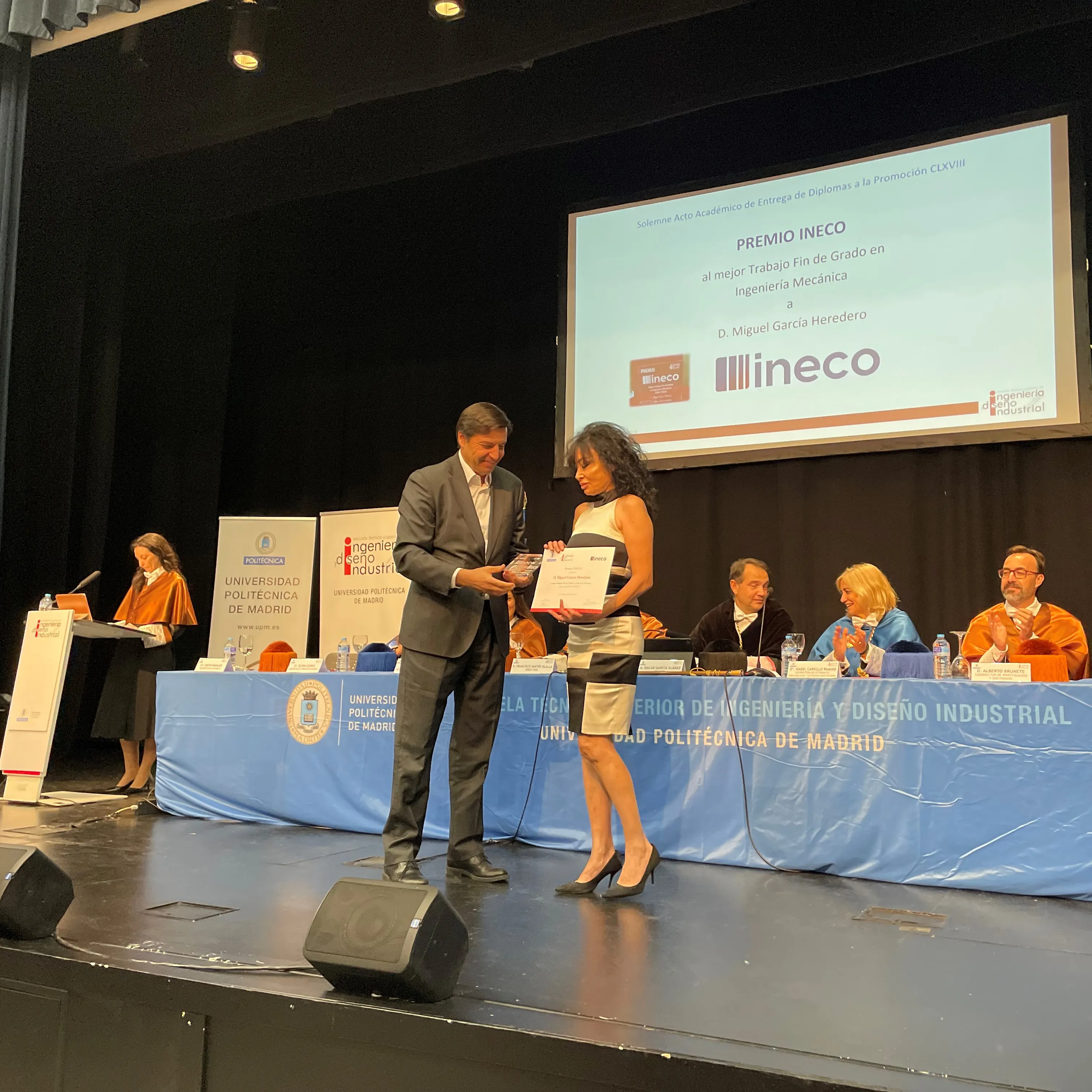 Ineco entrega el premio al mejor TFG de Ingeniería Mecánica