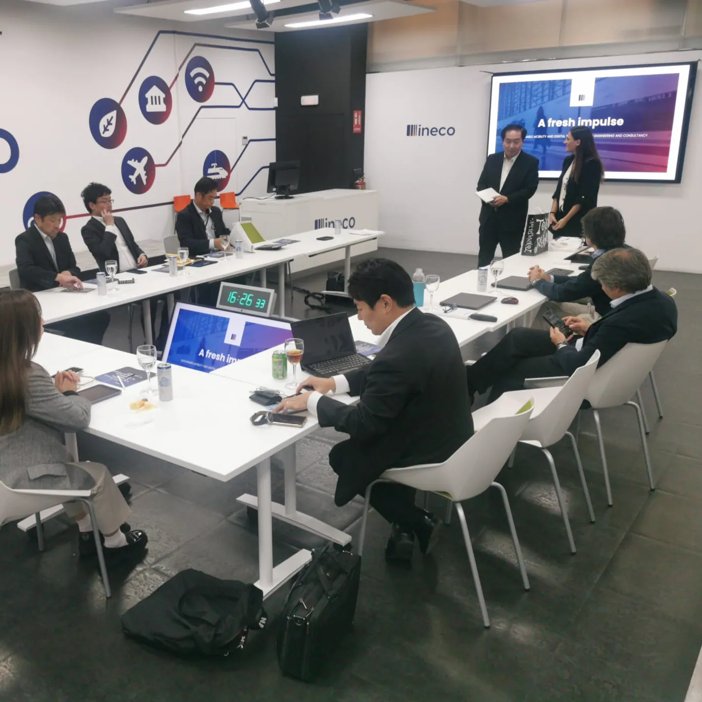 Una imagen de la reunión en la Sala Ágora