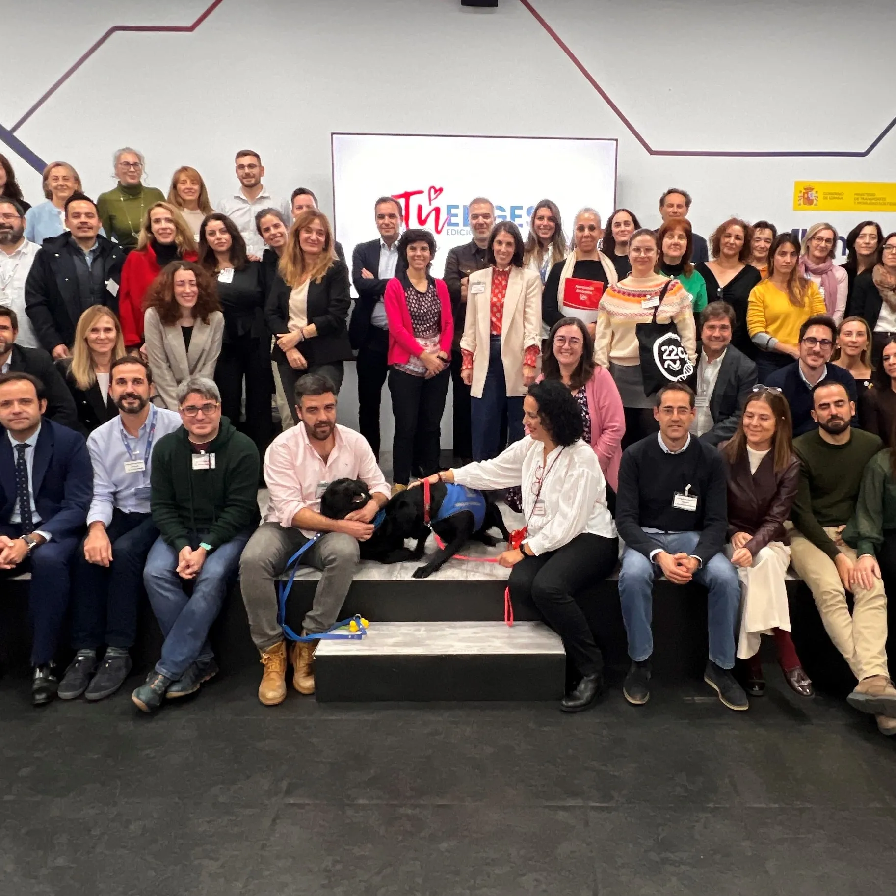 Foto de familia con las asociaciones apoyadas por la campaña