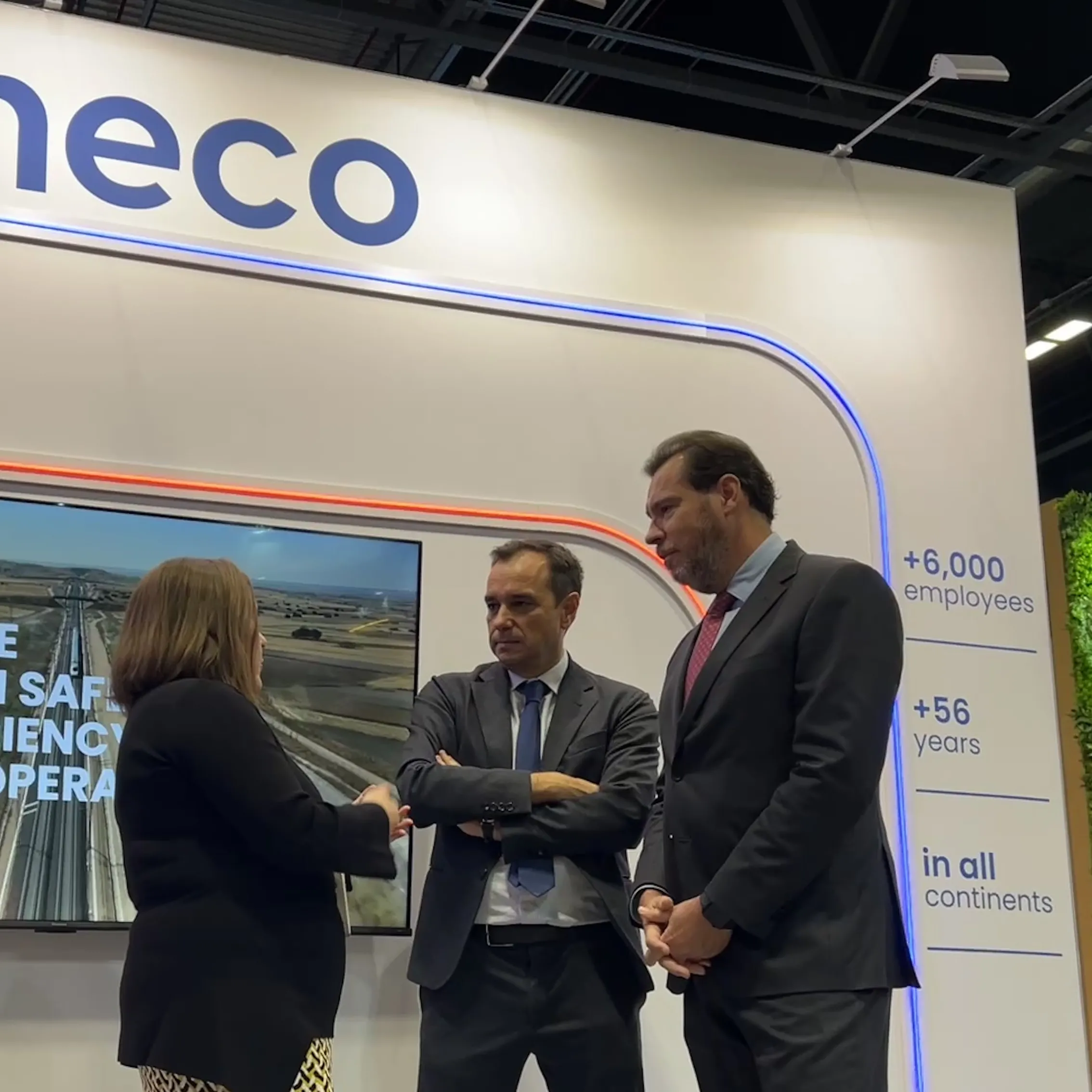 The Minister of Transport and Sustainable Mobility visited Ineco’s stand