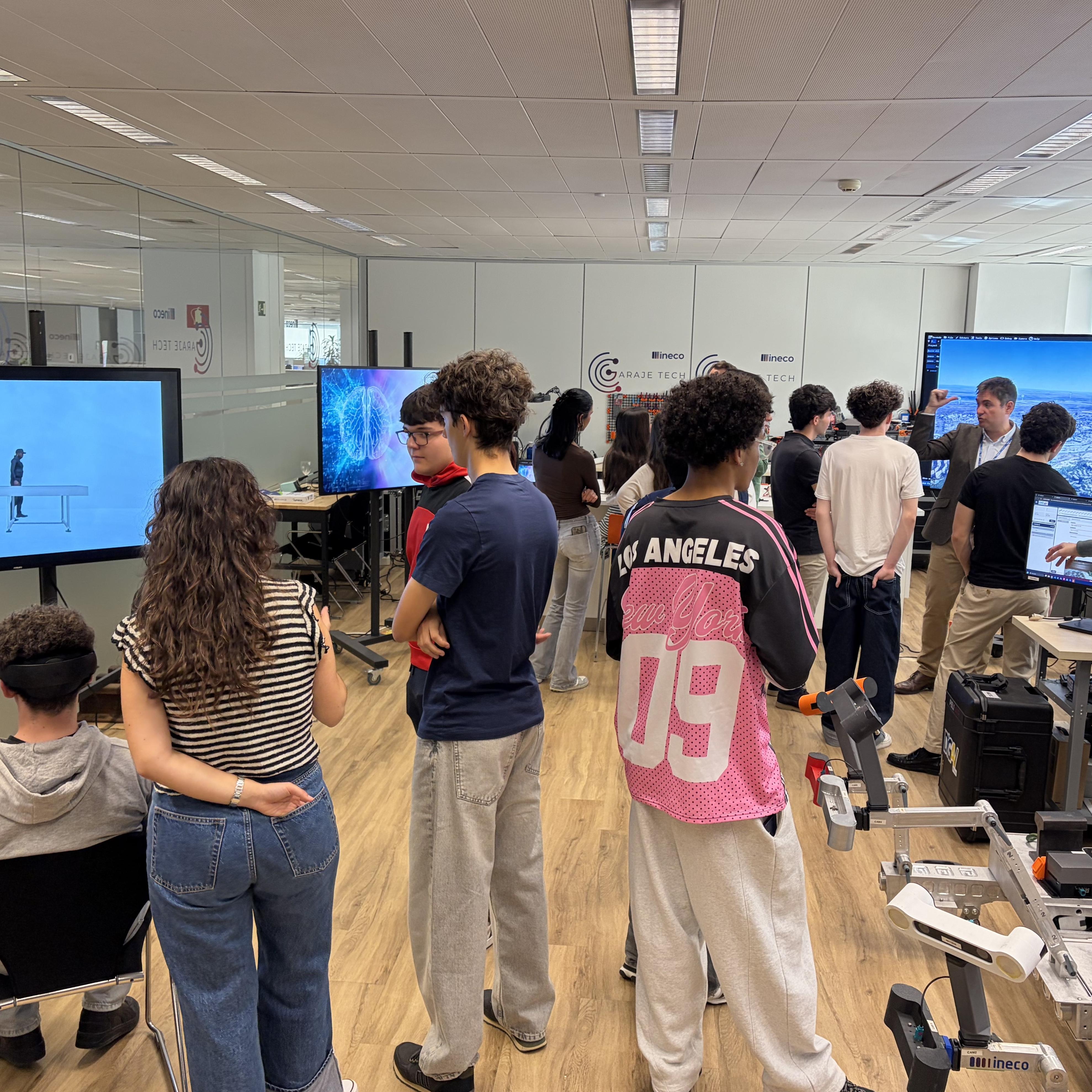 Ineco promotes STEM vocations by supporting 29 students in the Entrena‑T programme