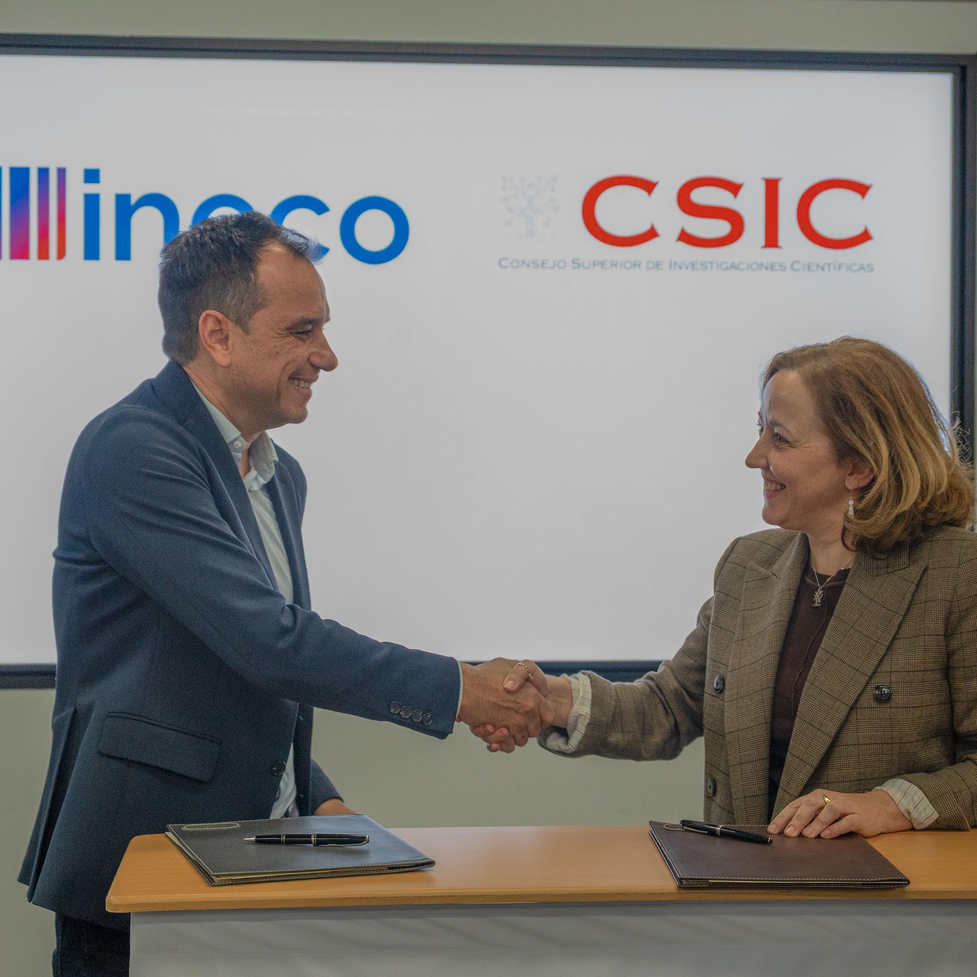 Sergio Vázquez Torrón, President of Ineco, with Eloísa del Pino, President of the CSIC