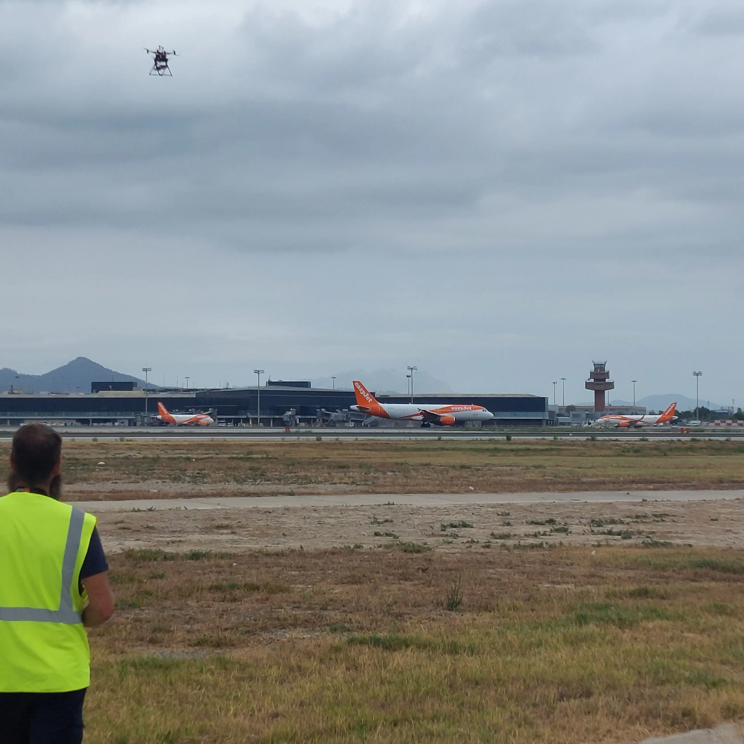 Éxito de la primera operación con drones en el aeropuerto de Barcelona