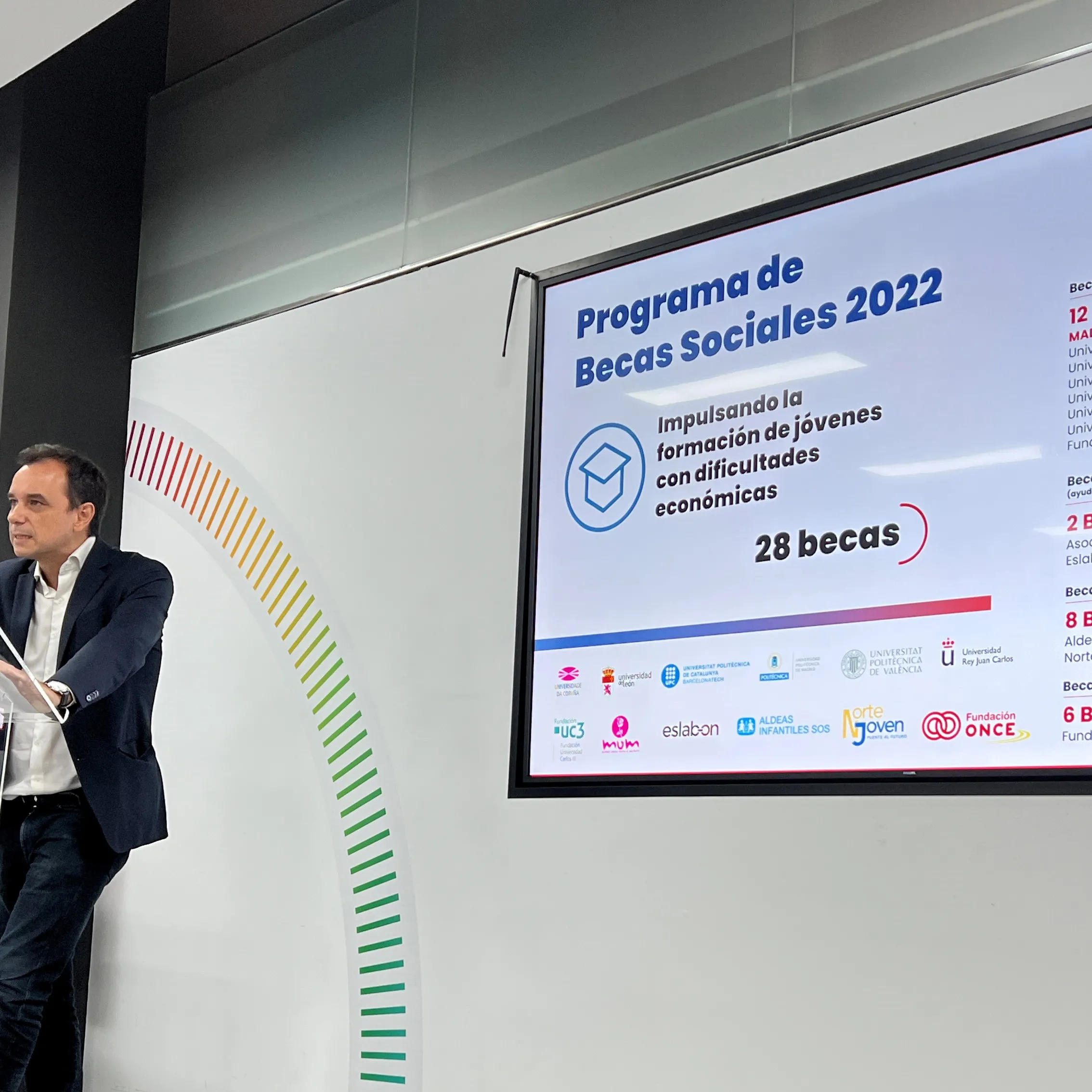 28 becas sociales para estudios superiores