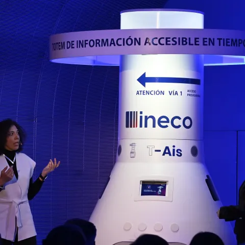 El tótem de información accesible T-ais se adaptará a cualquier espacio público que requiera de información en tiempo real para personas con discapacidad.