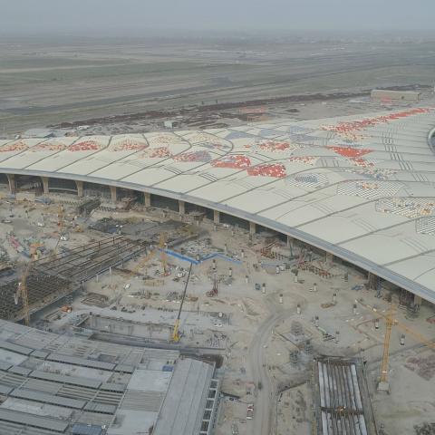 The new terminal building will be 700,000 m2
