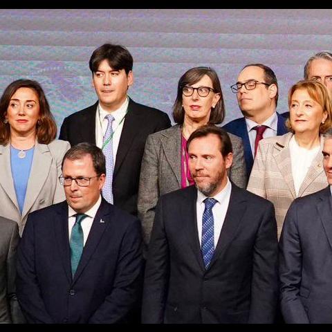 The President of Ineco, Sergio Vázquez Torrón, accompanied King Felipe VI, the President of the Government, Pedro Sánchez, and the Minister of Transport and Sustainable Mobility, Óscar Puente, at the inauguration