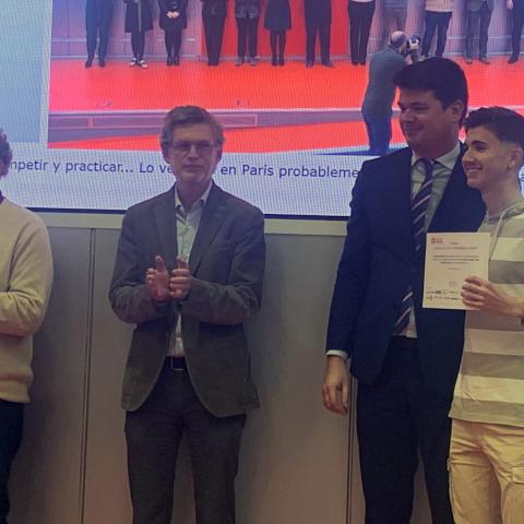 Ineco's Director of Human Resources, Luis Janeiro, was in charge of awarding these scholarships.
