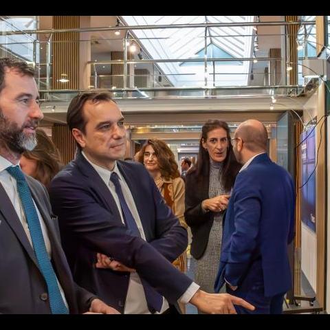 The president of Ineco, Sergio Vázquez Torrón, together with Benito Núñez, general secretary of Air and Maritime Transport, and Víctor Gordo, expert in CNS - ATM Systems.