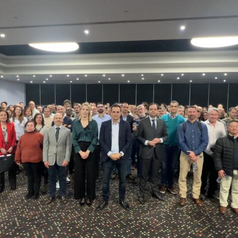 Sergio Vázquez Torrón, accompanied by the territorial delegate, Anna Sánchez, and 200 colleagues from the team in Catalonia.