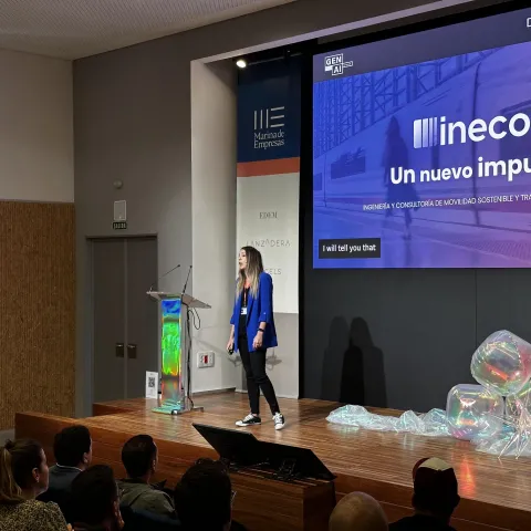 Paloma Muñoz, expert in innovation and digital transformation at Ineco, during her speech at the GenAI Summit EU