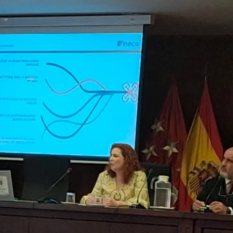 Nuestra compañera ha intervenido en una mesa titulada "Relevancia del Libro Blanco de Vertipuertos"