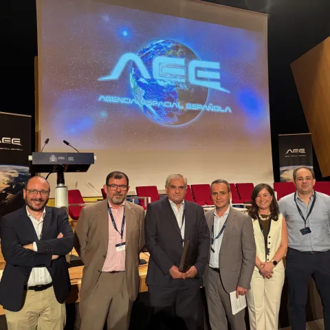 In the photo: from left to right, Álvaro Fernández - Iruegas, Director of the Cabinet of SGTAyM; Juan Carlos Ceballos, Manager at Enaire Account and Airports; Francisco Olmedo, ENAIRE and Airports Account Deputy Directorate; Nicolás Martín, Director of User Applications and Services at AEE; Ana Bodero, Head of the Navigation and Surveillance Division at Enaire; and Carlos Joaquín Hernando, Manager at the Europe, Africa, Asia and Oceania Aviation Account Deputy Directorate