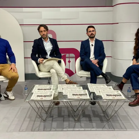 Imagen de la mesa redonda