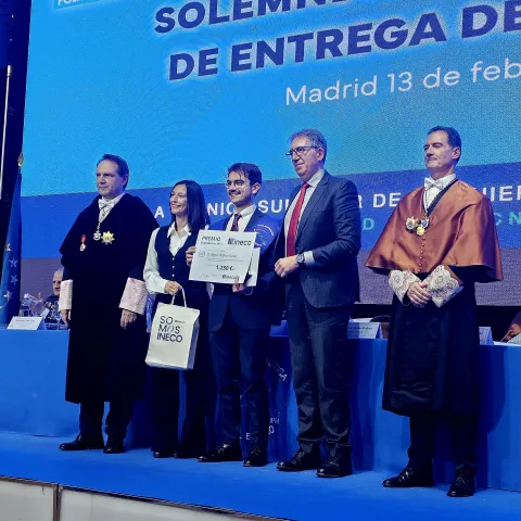 The award was presented to Miguel Belfiore in recognition of his academic excellence