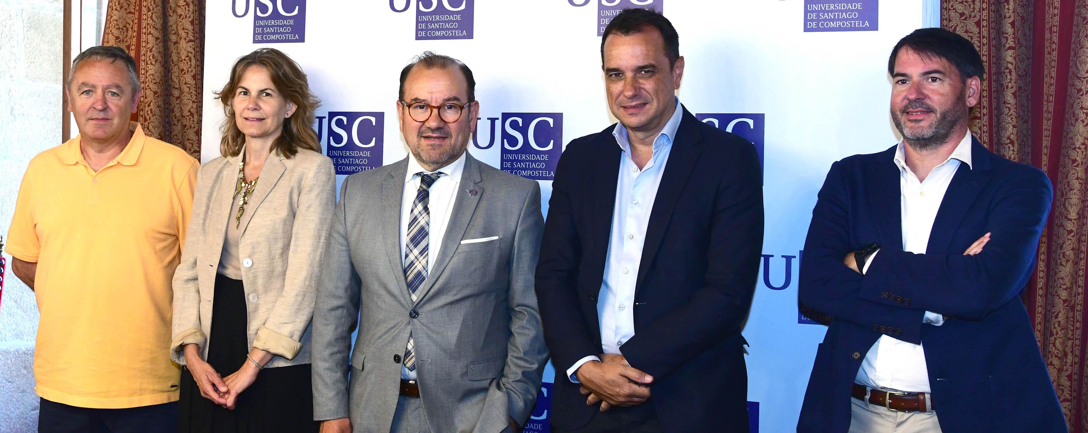 El presidente de Ineco, Sergio Vázquez Torrón, ha ratificado junto al rector de la Universidade de Santiago de Compostela, Antonio López, el convenio de colaboración para que la de la capital de Galicia sea la primera universidad en poner en marcha la red iCampus de Ineco.