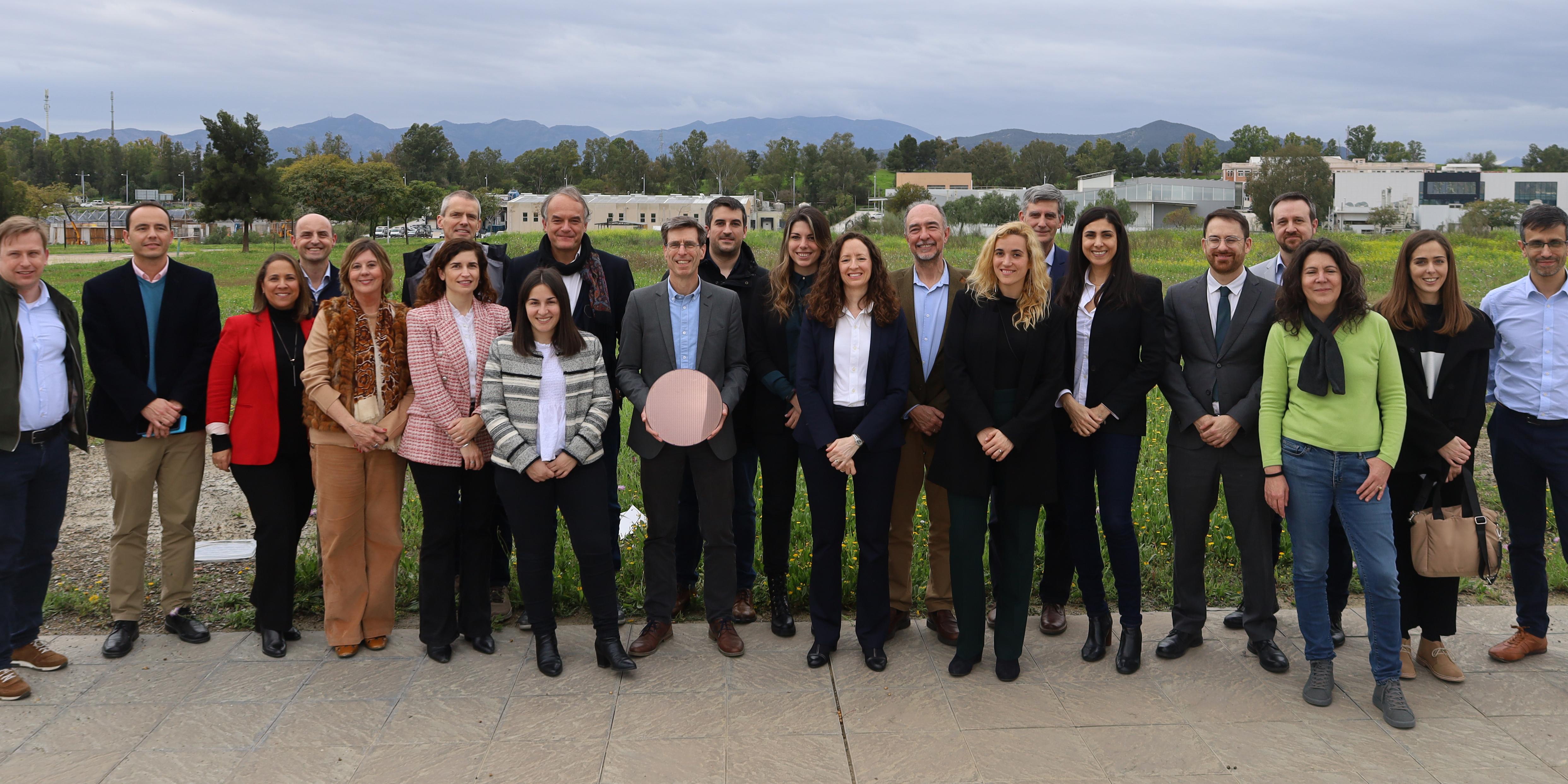 Reunión con los especialistas del proyecto del Centro de Innovación de Chips en Málaga