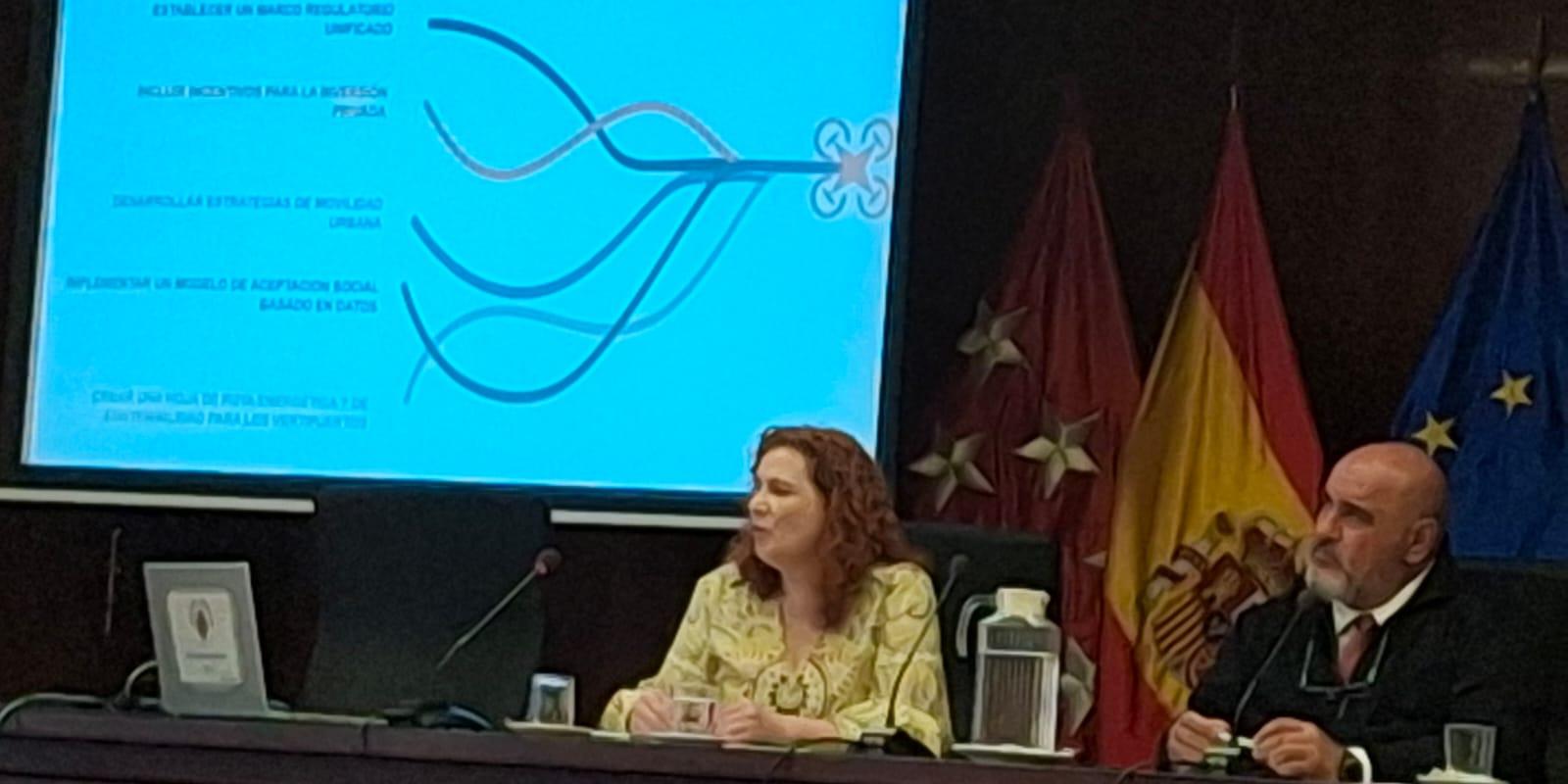Nuestra compañera ha intervenido en una mesa titulada "Relevancia del Libro Blanco de Vertipuertos"