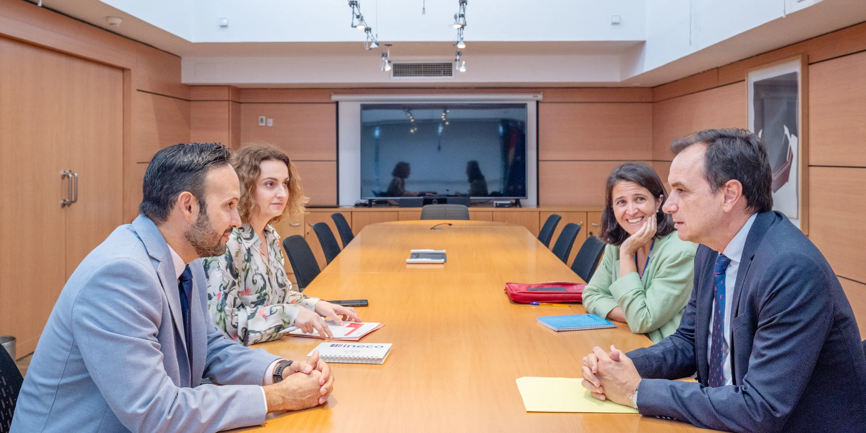 Pablo Camacho Salazar, viceministro de Infraestructura de Costa Rica; Salomé Fernández, subdirectora de Cuenta América; Ainhoa Zubieta, directora general de Negocio Internacional; y Sergio Vázquez, presidente de Ineco.