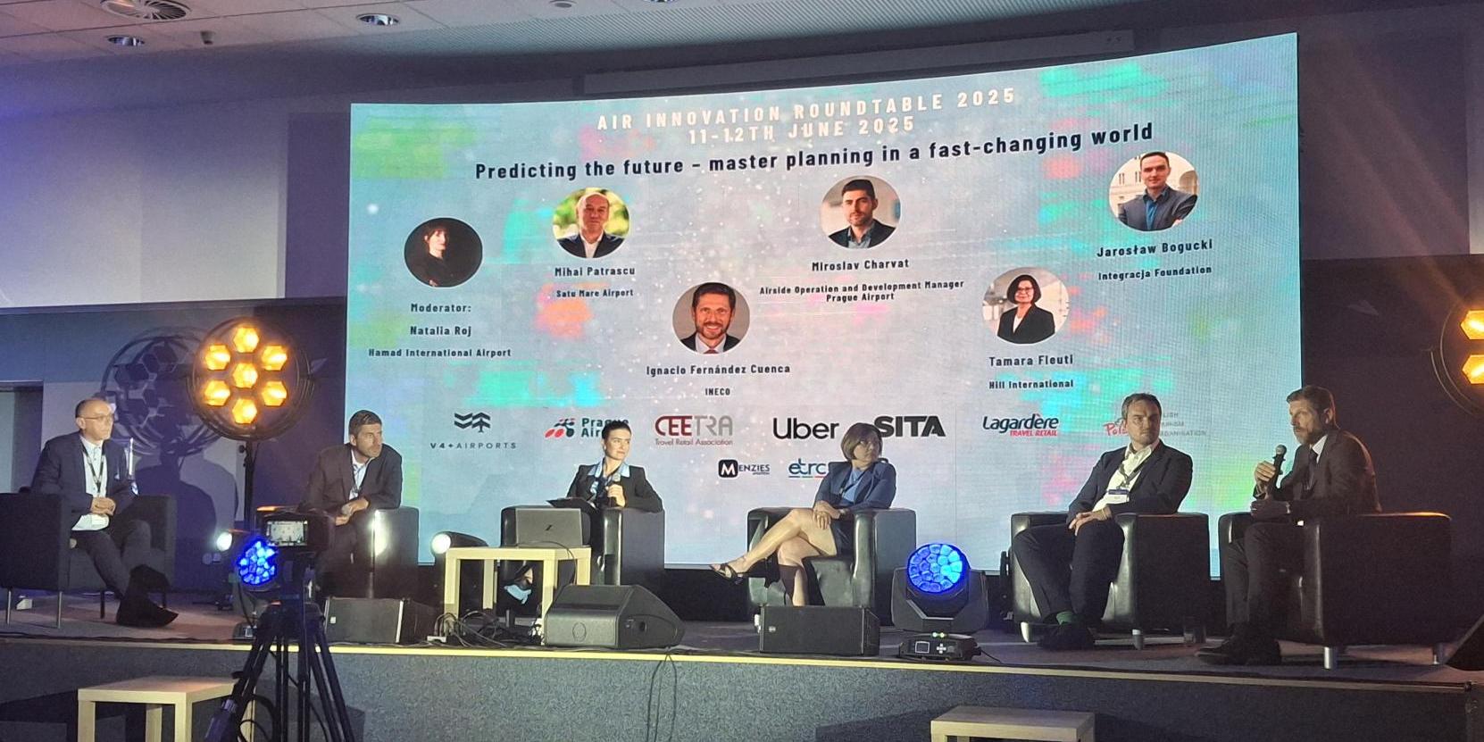 During his speech, Ignacio Fernández-Cuenca, Consulting, Environment, and Information Technologies manager at Ineco, emphasized that predicting is the foundation of long-term planning.