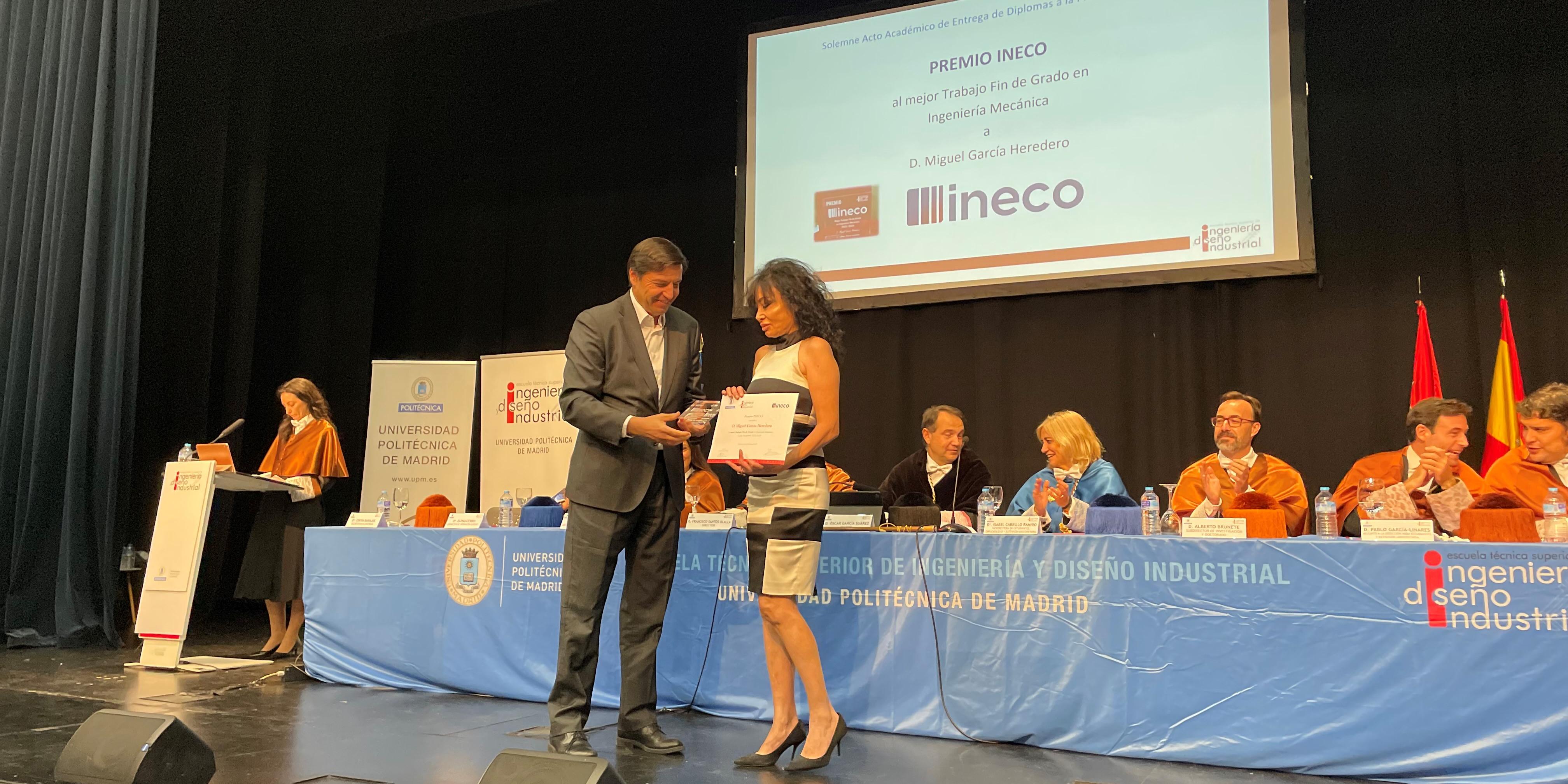 Ineco entrega el premio al mejor TFG de Ingeniería Mecánica