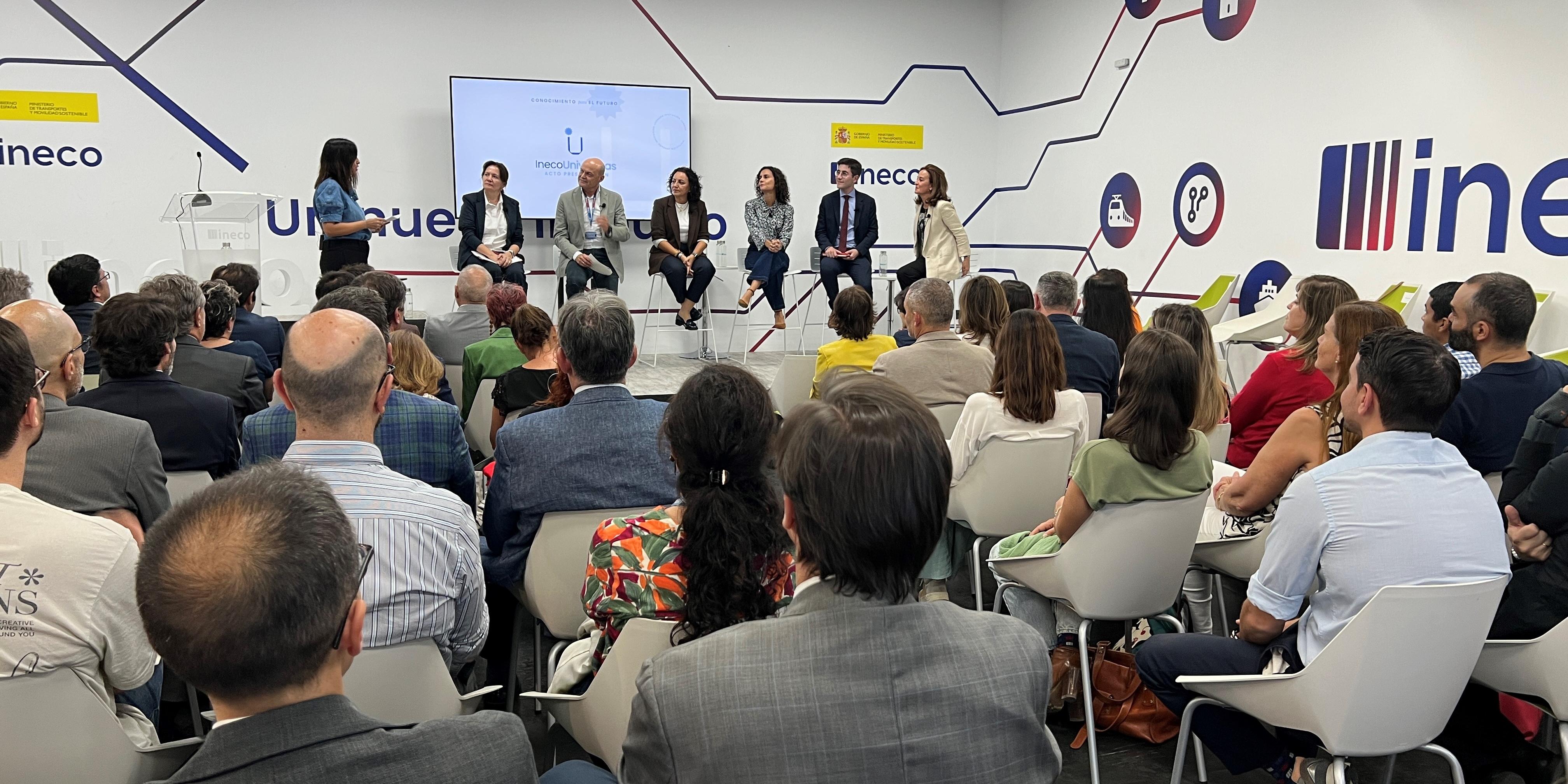 Imagen del acto de presentación de Ineco Universitas