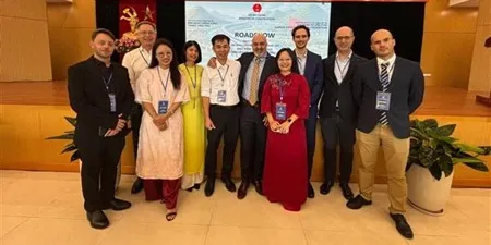 Carles Viader, Rail Projects Manager; Israel González, Special Projects Manager; and Jesús Galende, Bids Manager, represented Ineco at the event.